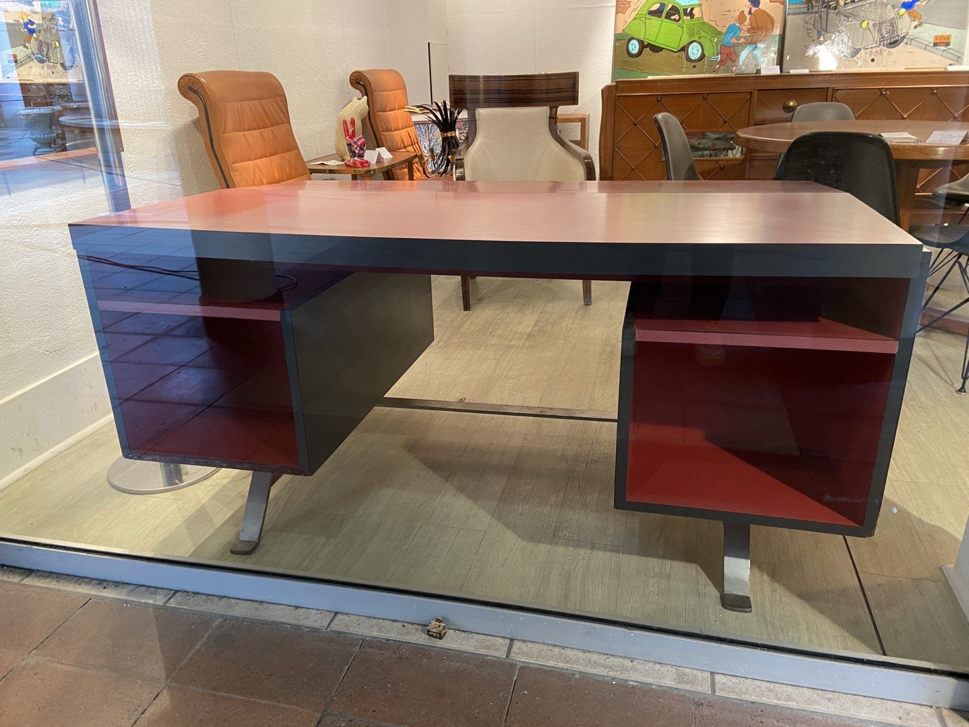 Bureau Vintage en Stratifié Rouge et Gris par Suzanne Guiguichon, Circa 1962