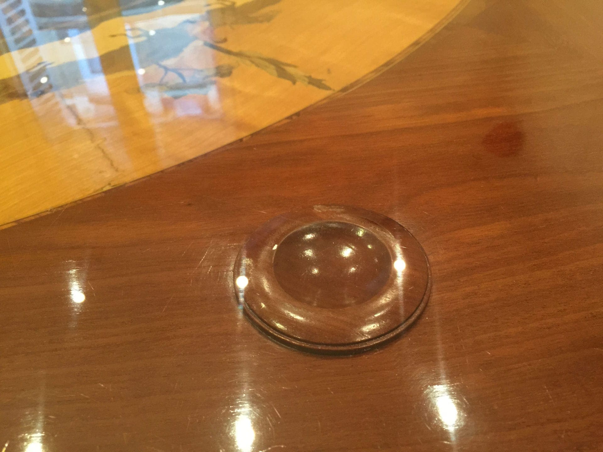 Table de Casino – Table de Jeu de Boule en Noyer massif restaurée avec soin  à vendre