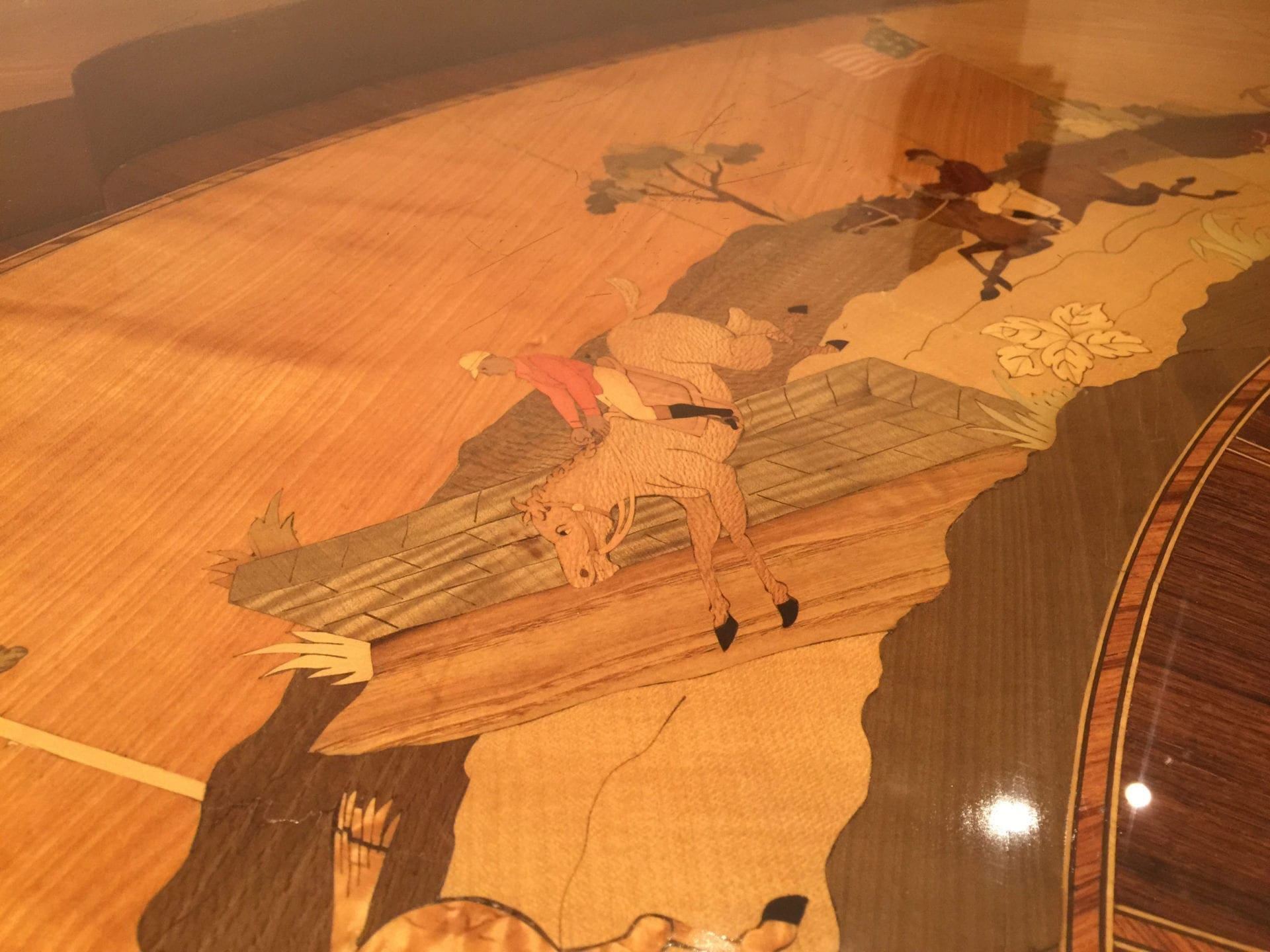 Table de Casino – Table de Jeu de Boule en Noyer massif restaurée avec soin  à vendre