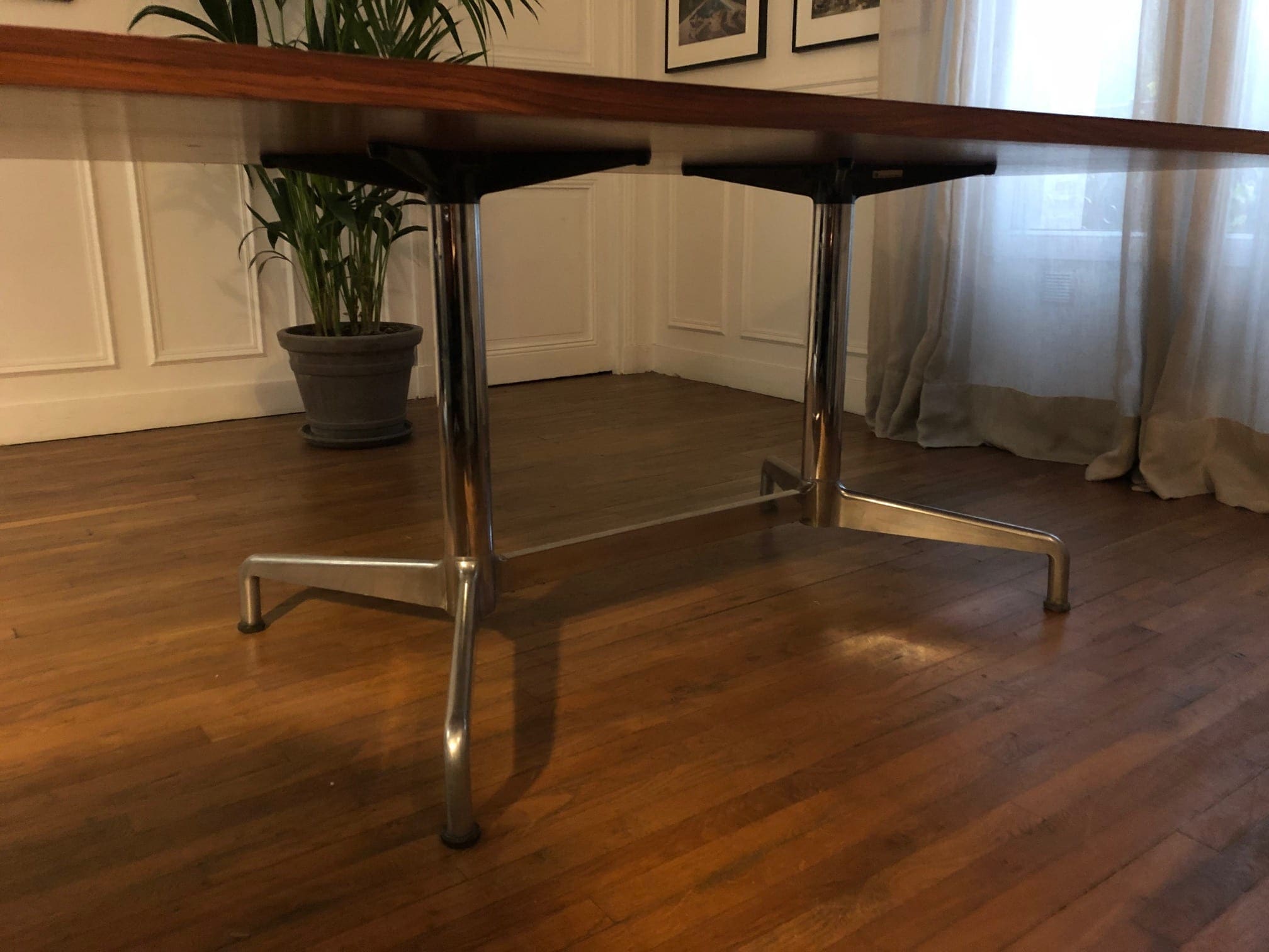 Table de salle à manger – Charles Eames