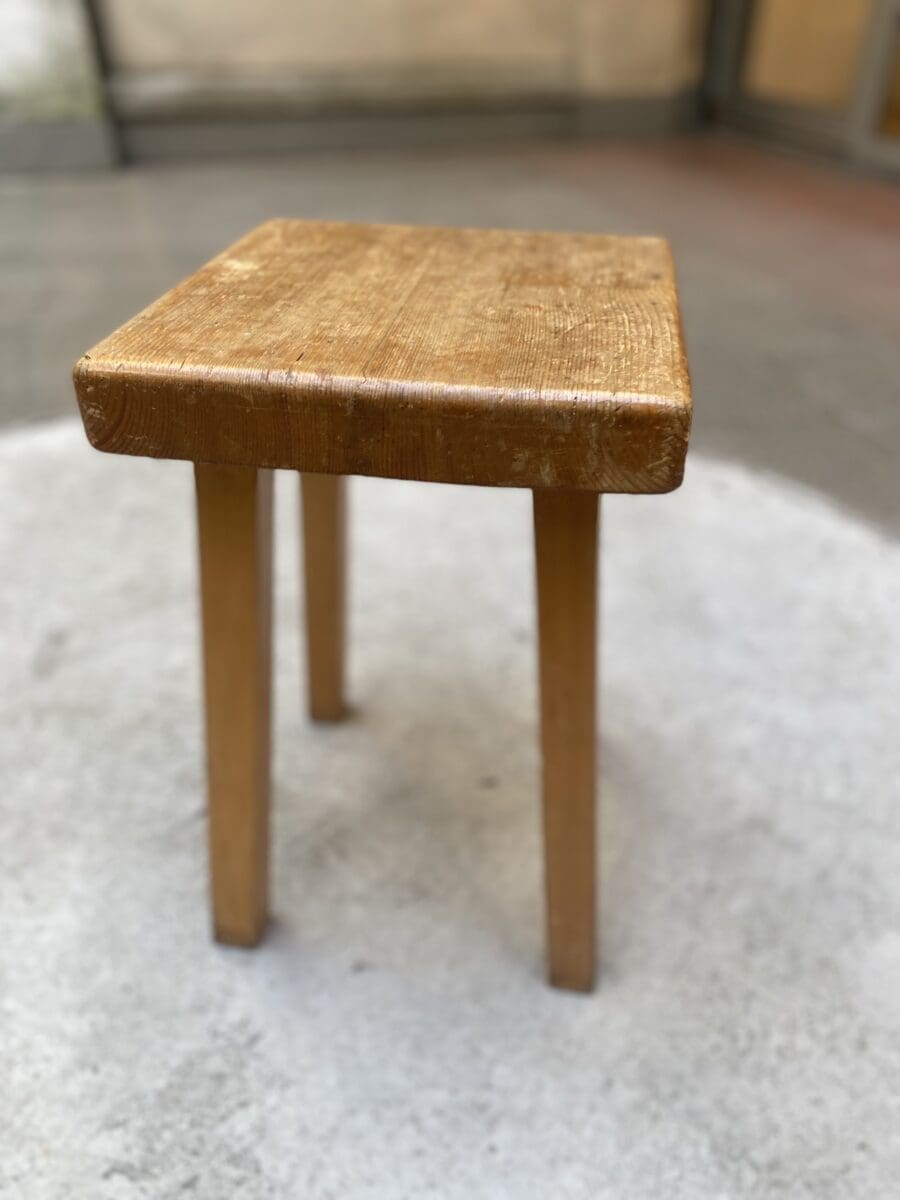 Tabouret Charlotte Perriand – Pin, années 1960