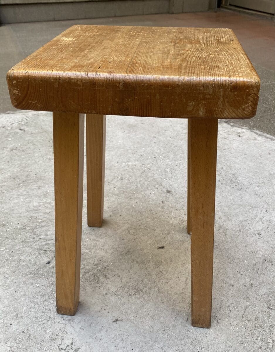Tabouret Charlotte Perriand – Pin, années 1960