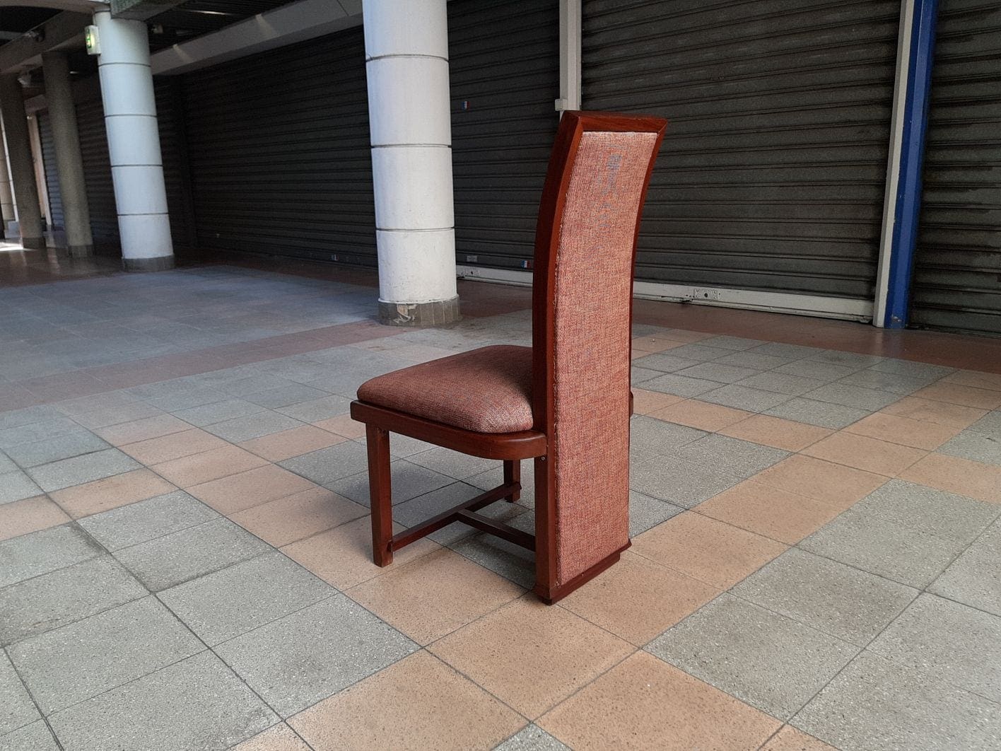Frank Lloyd Wright – Suite de quatre chaises – circa 1960