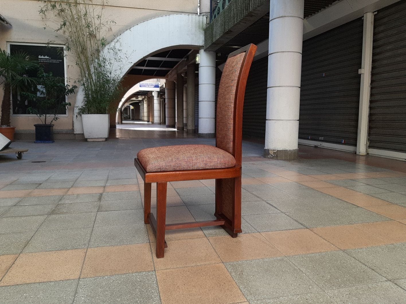 Frank Lloyd Wright – Suite de quatre chaises – circa 1960