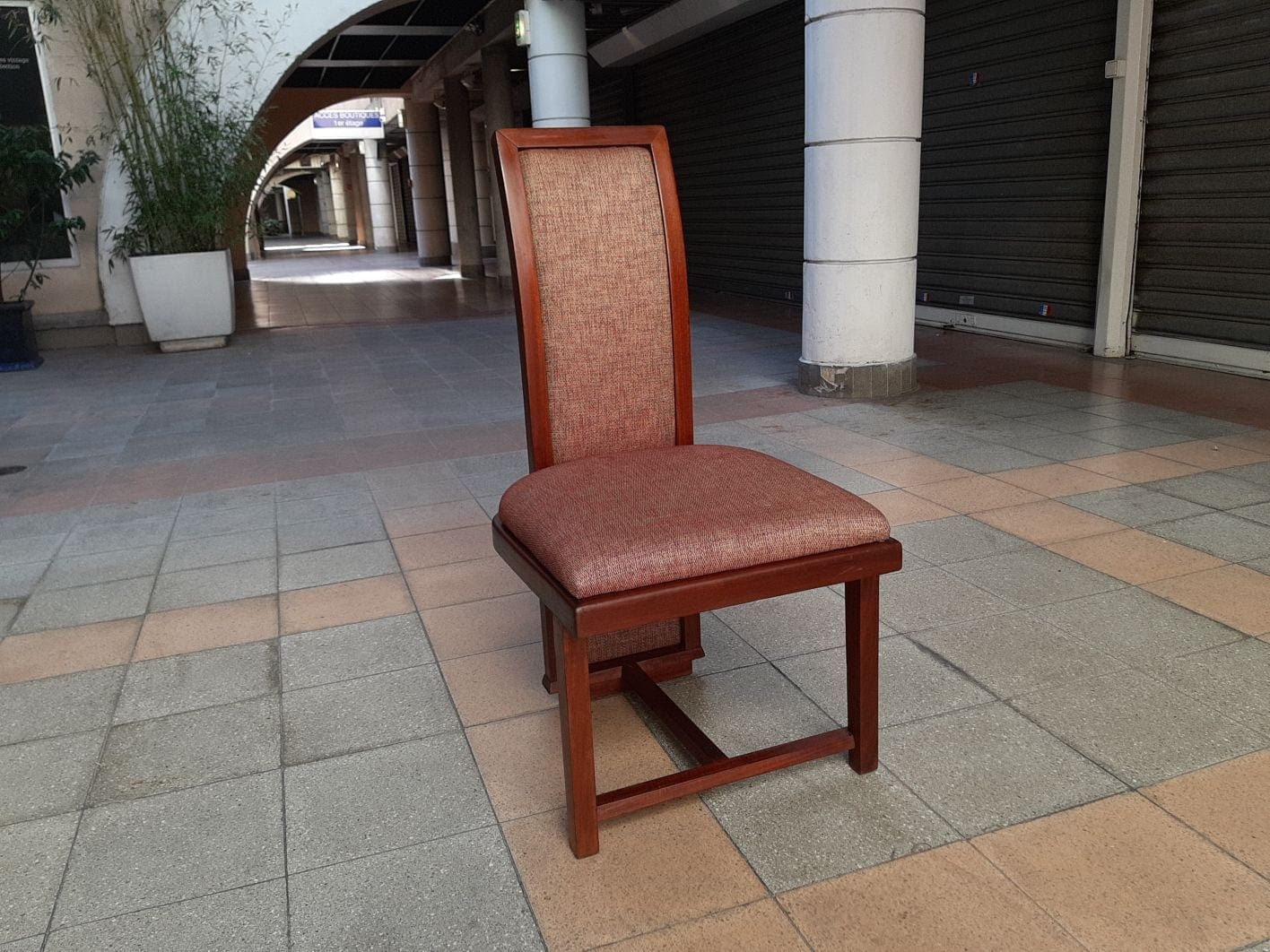 Frank Lloyd Wright – Suite de quatre chaises – circa 1960