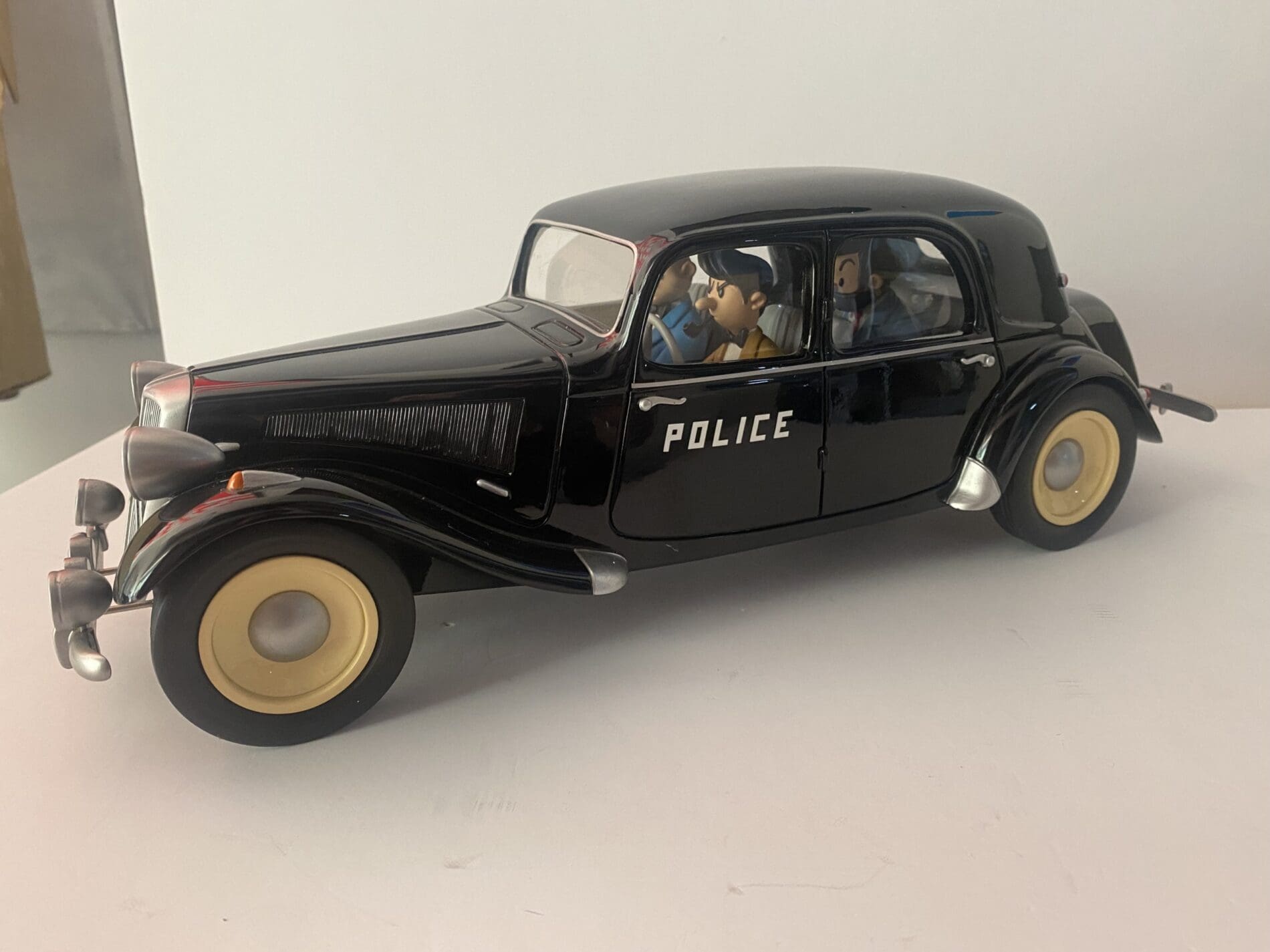 ARW01 Tif & Tondu Police – Voiture de Michel Aroutcheff
