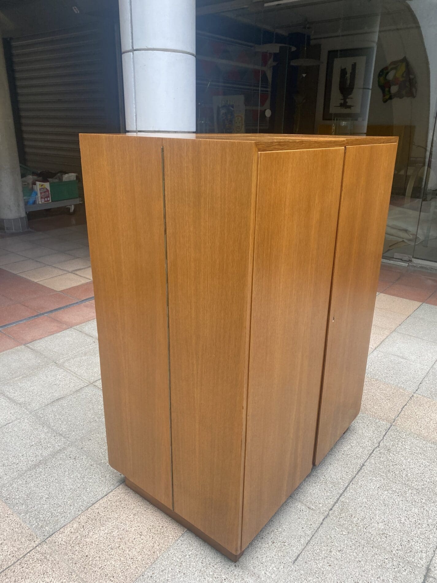 Mummenthaler & Meier, bureau Magic Box en placage d&rsquo;acajou