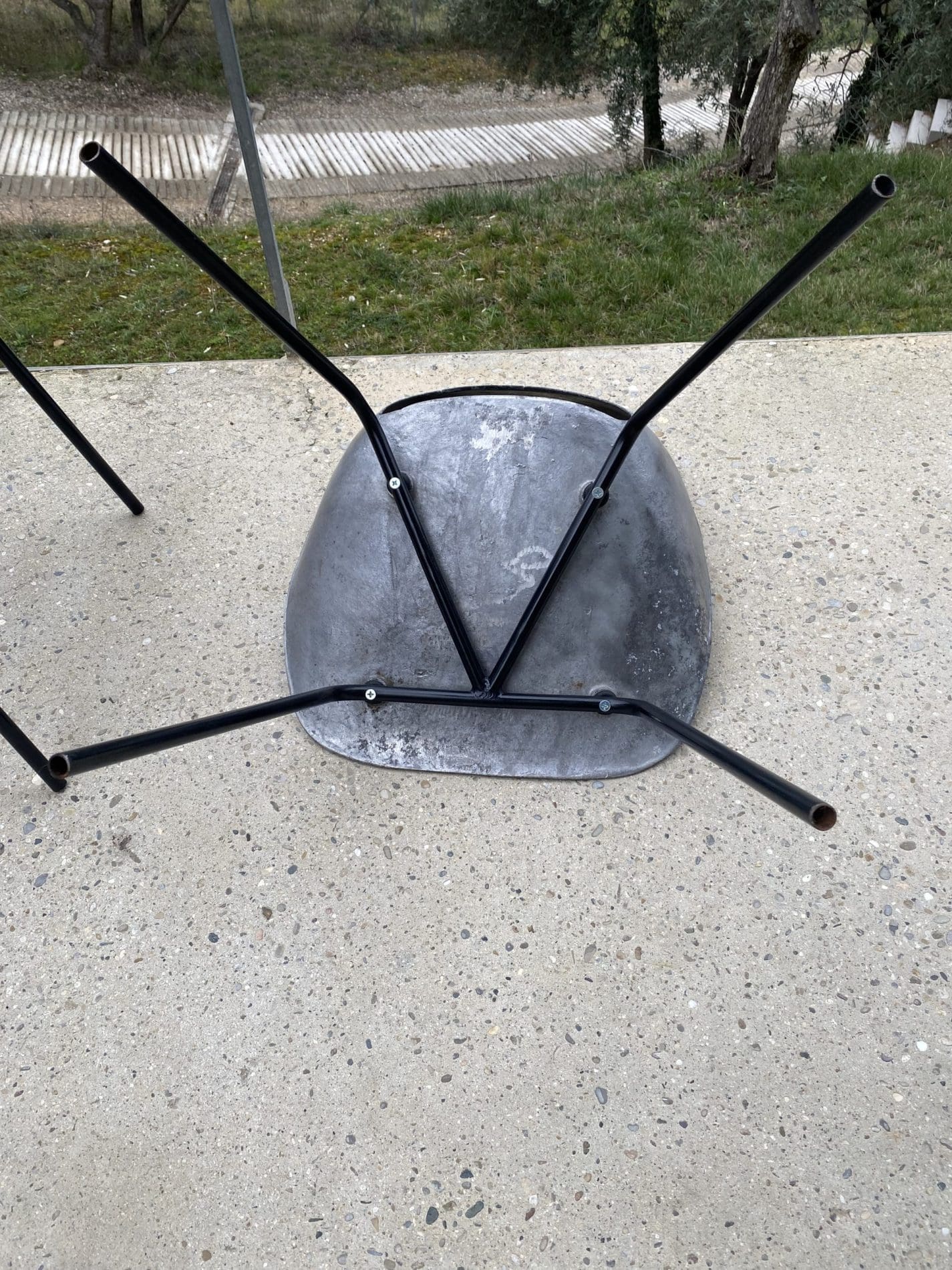 Chaises Tulipe de Pierre Guariche 1954 | Aluminium & Métal Laqué Noir