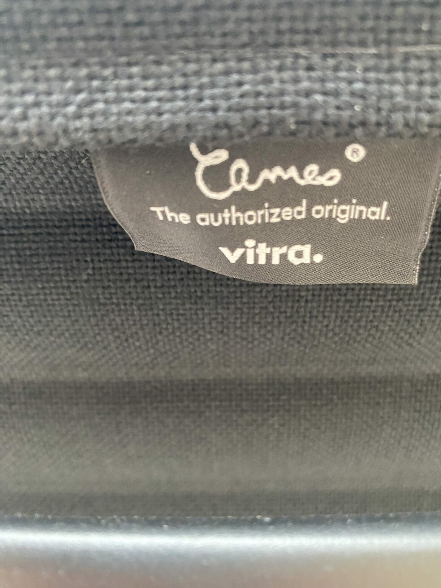 Fauteuils Aluminium Charles Eames EA118 – Confort et Design par Vitra