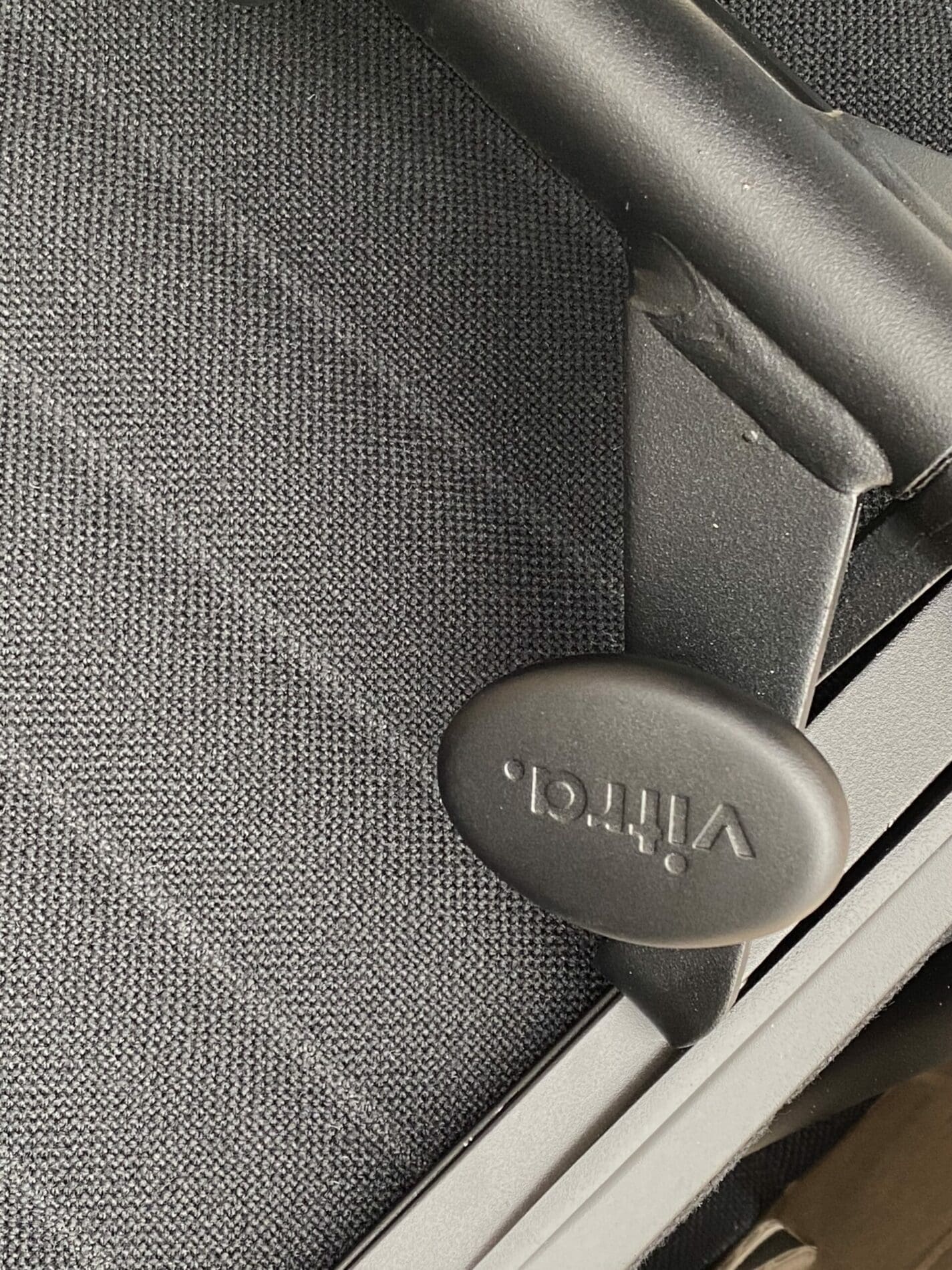 Fauteuils Aluminium Charles Eames EA118 – Confort et Design par Vitra