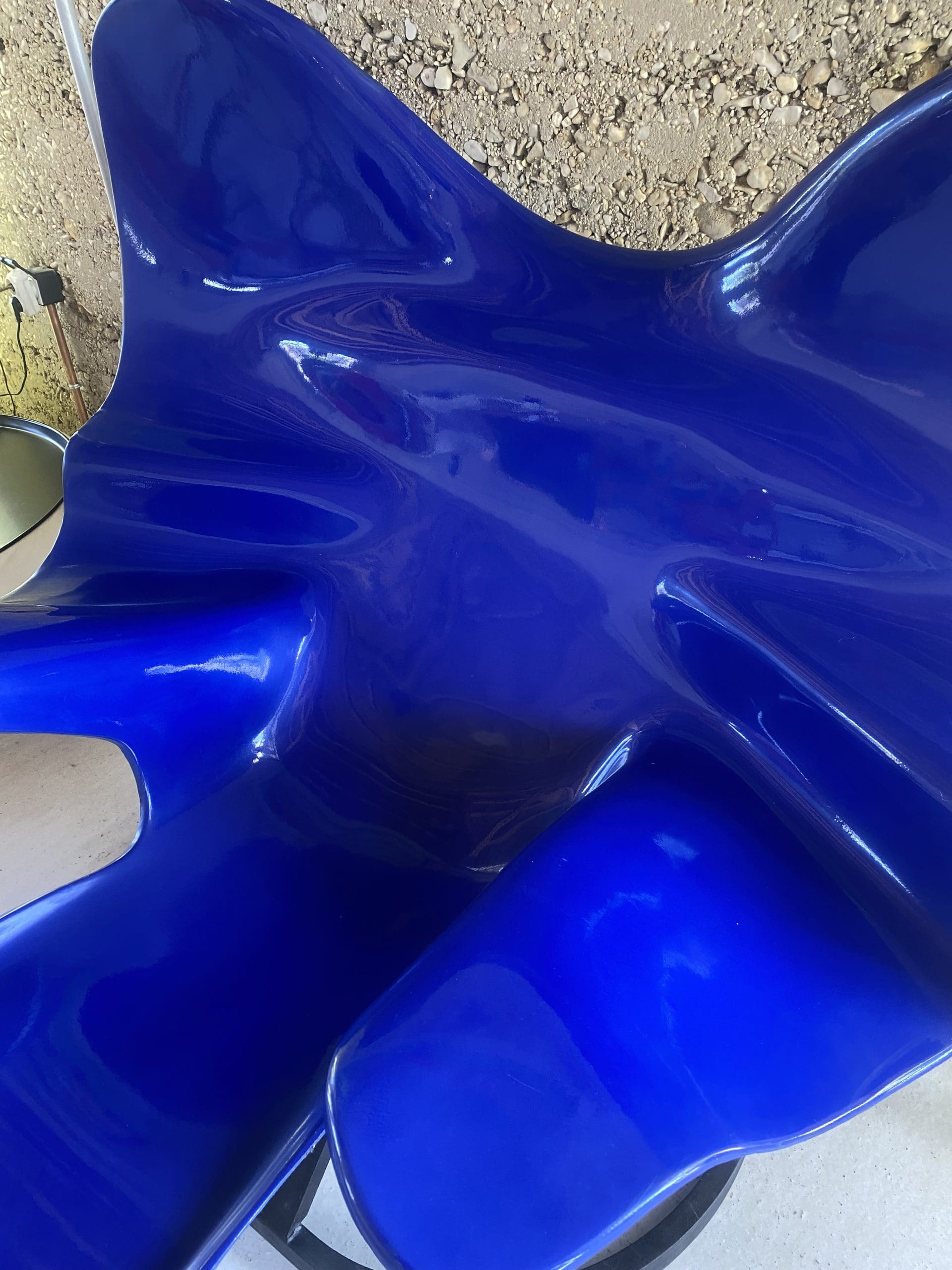 Bernard Rancillac — Fauteuil Éléphant, fibre de verre et fer forgé, bleu Klein