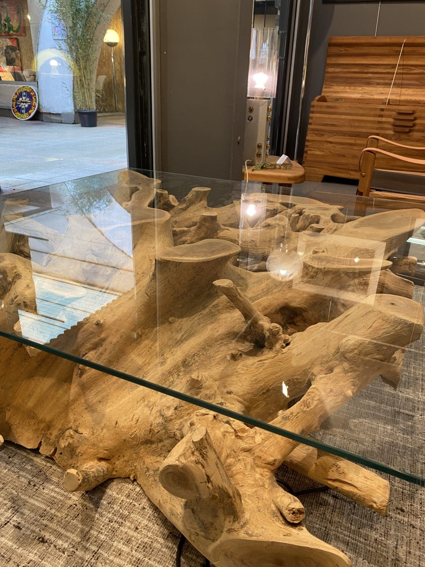 Table Basse en Teck Massif et Verre « Bali » Circa 1980