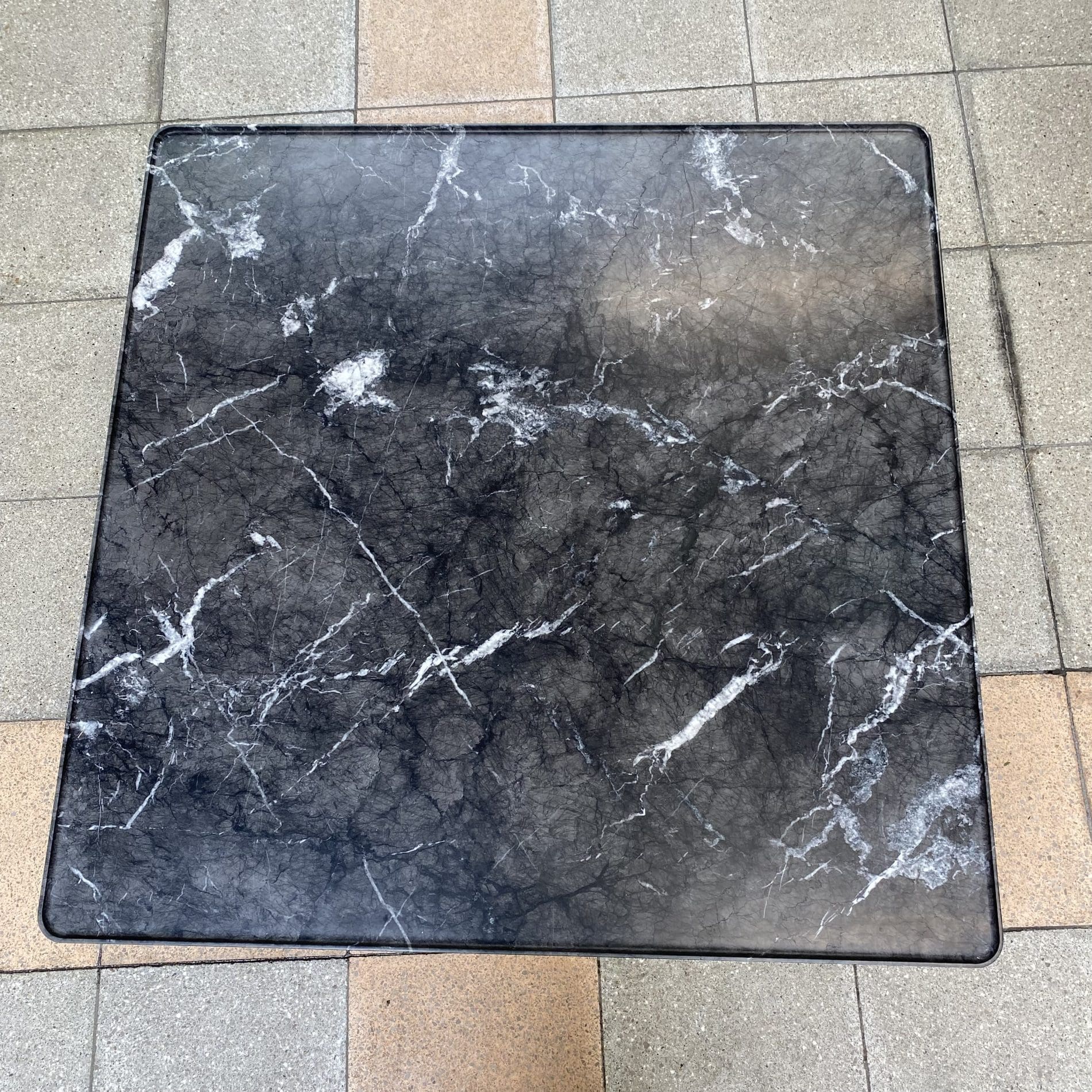 Table Basse TOREI en Marbre par Luca Nichetto – Cassina 2023