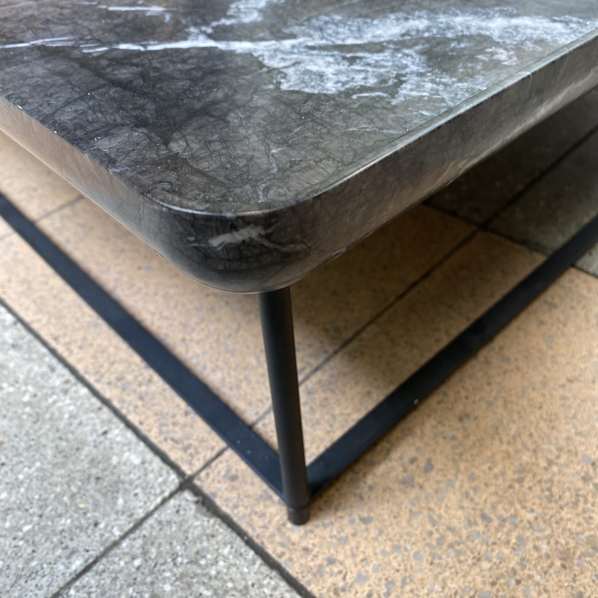 Table Basse TOREI en Marbre par Luca Nichetto – Cassina 2023