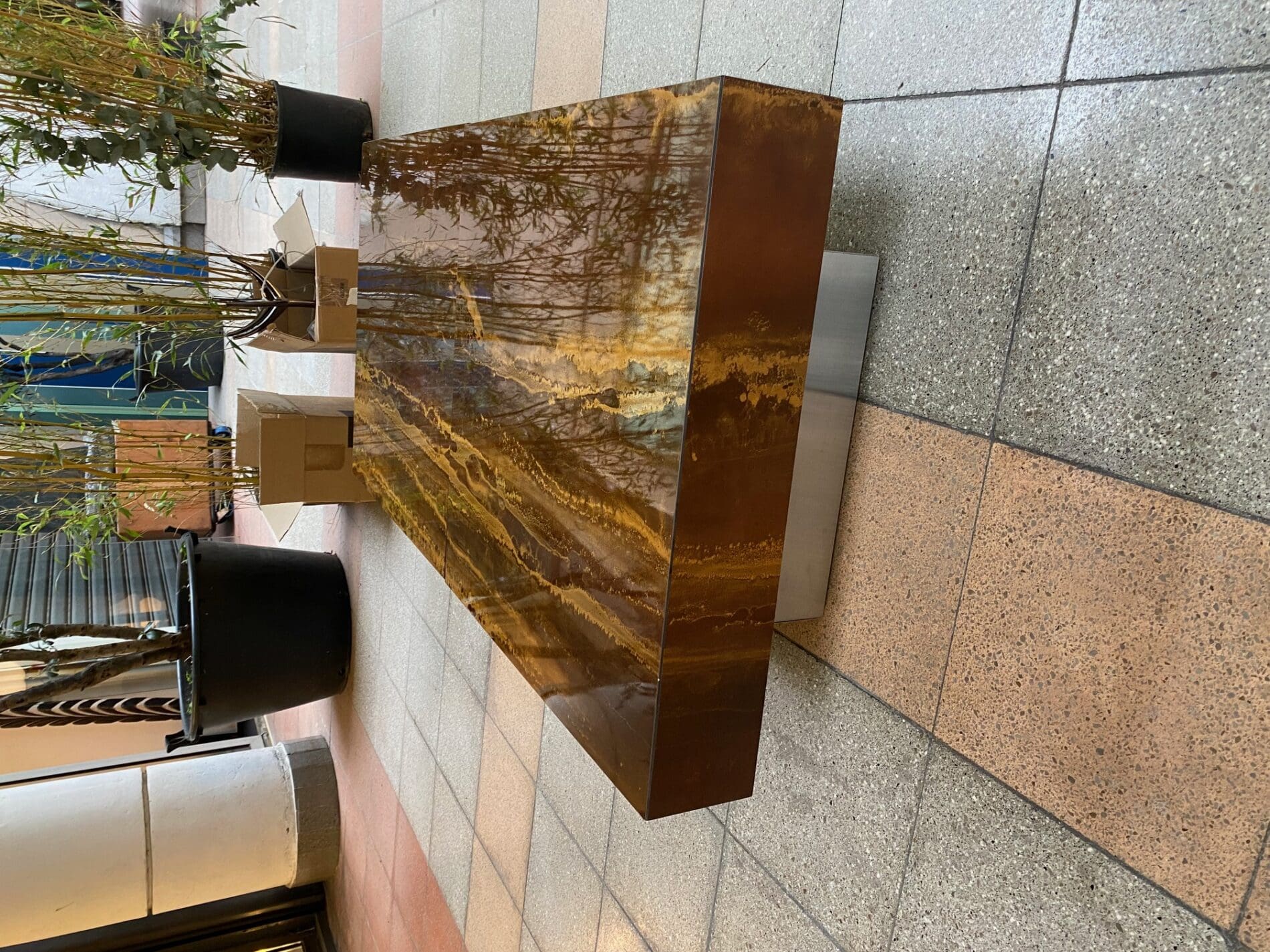 Table basse  Eruption Solaire – Guy Lefèvre Roche Bobois