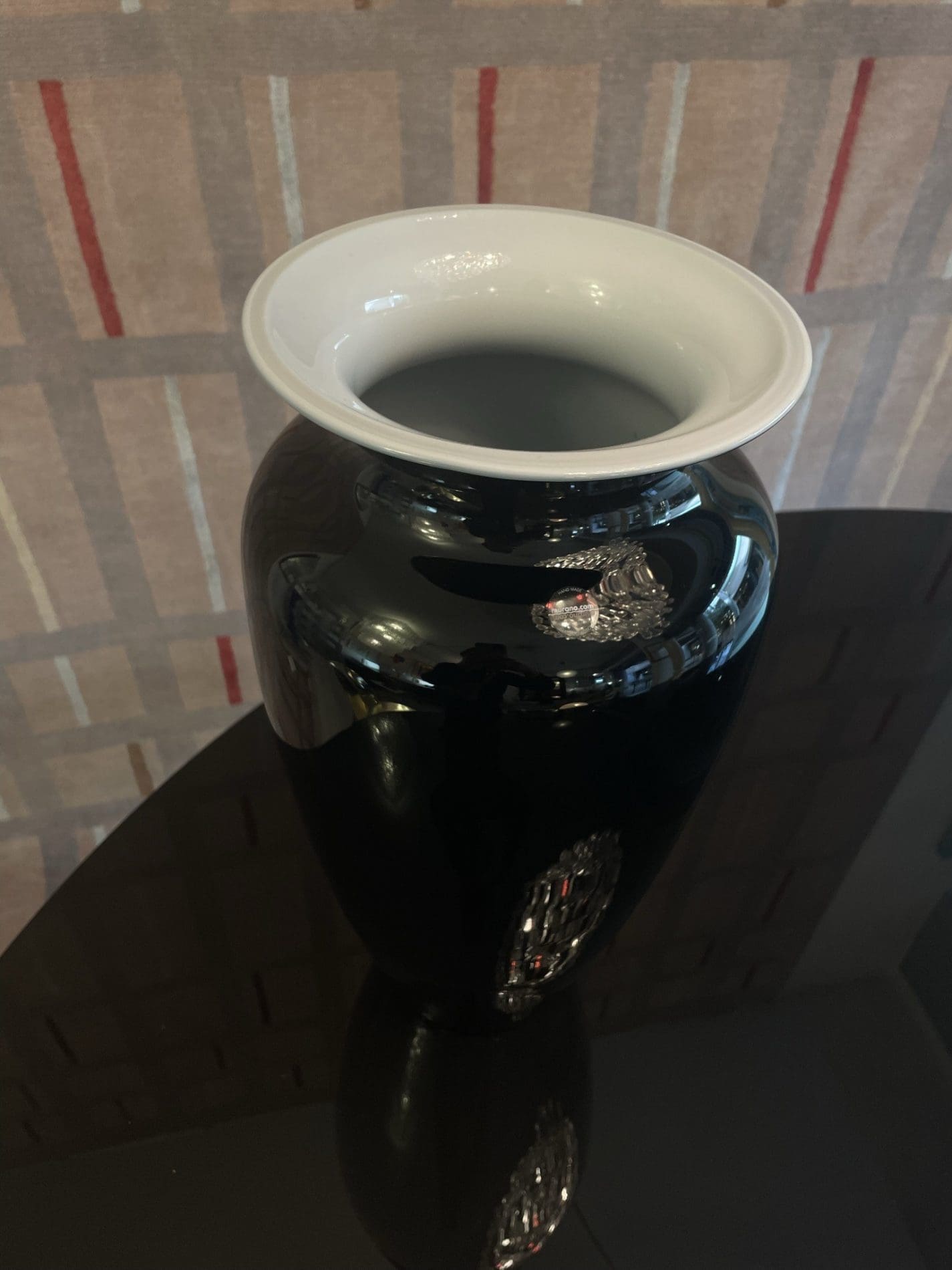 Vase Carlo NASON – Murano Noir et Blanc, Forme Balustre, Circa 2010