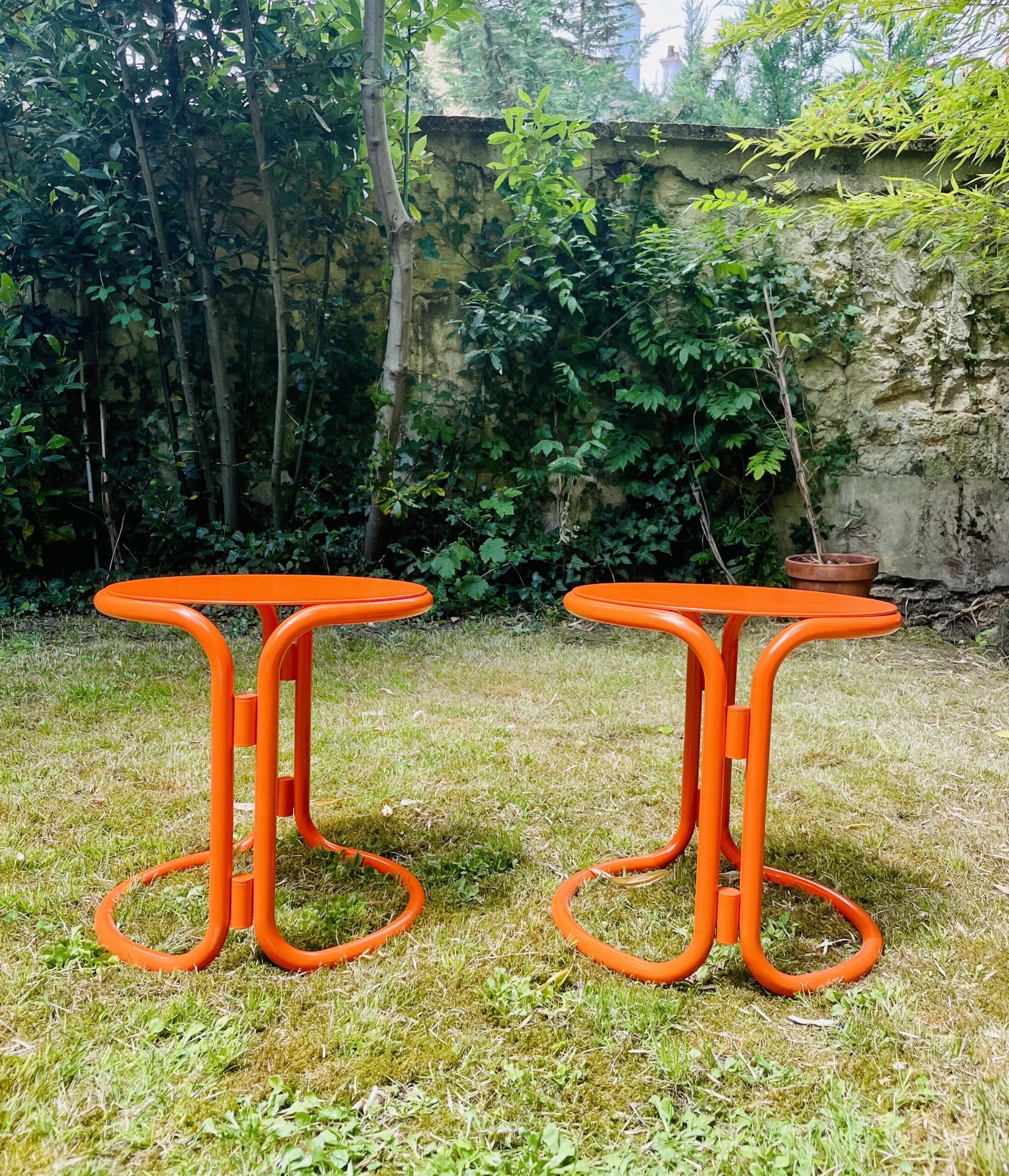 Gae Aulenti – Tabourets/Basses Tables Laquées Orange