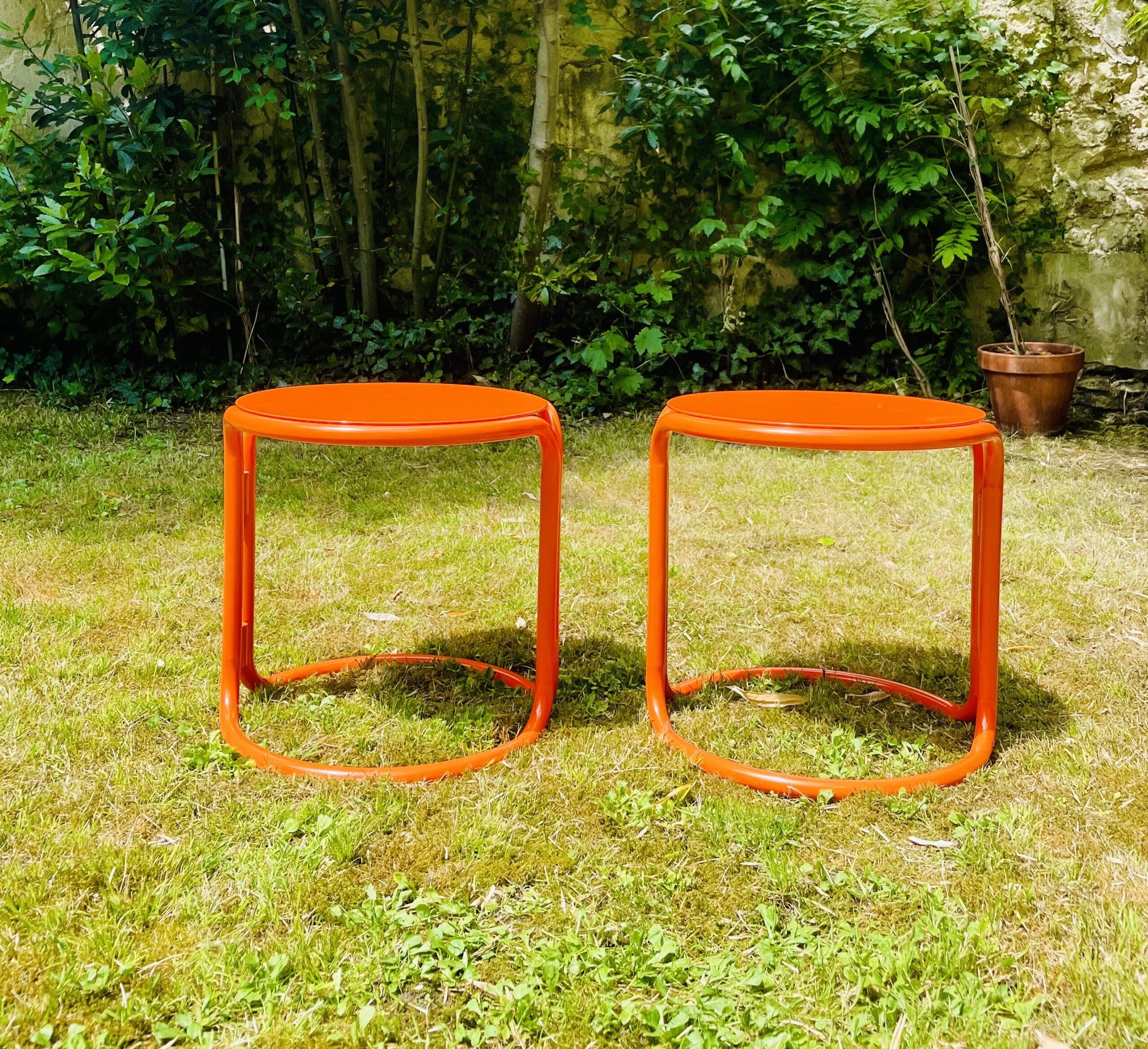 Gae Aulenti – Tabourets/Basses Tables Laquées Orange