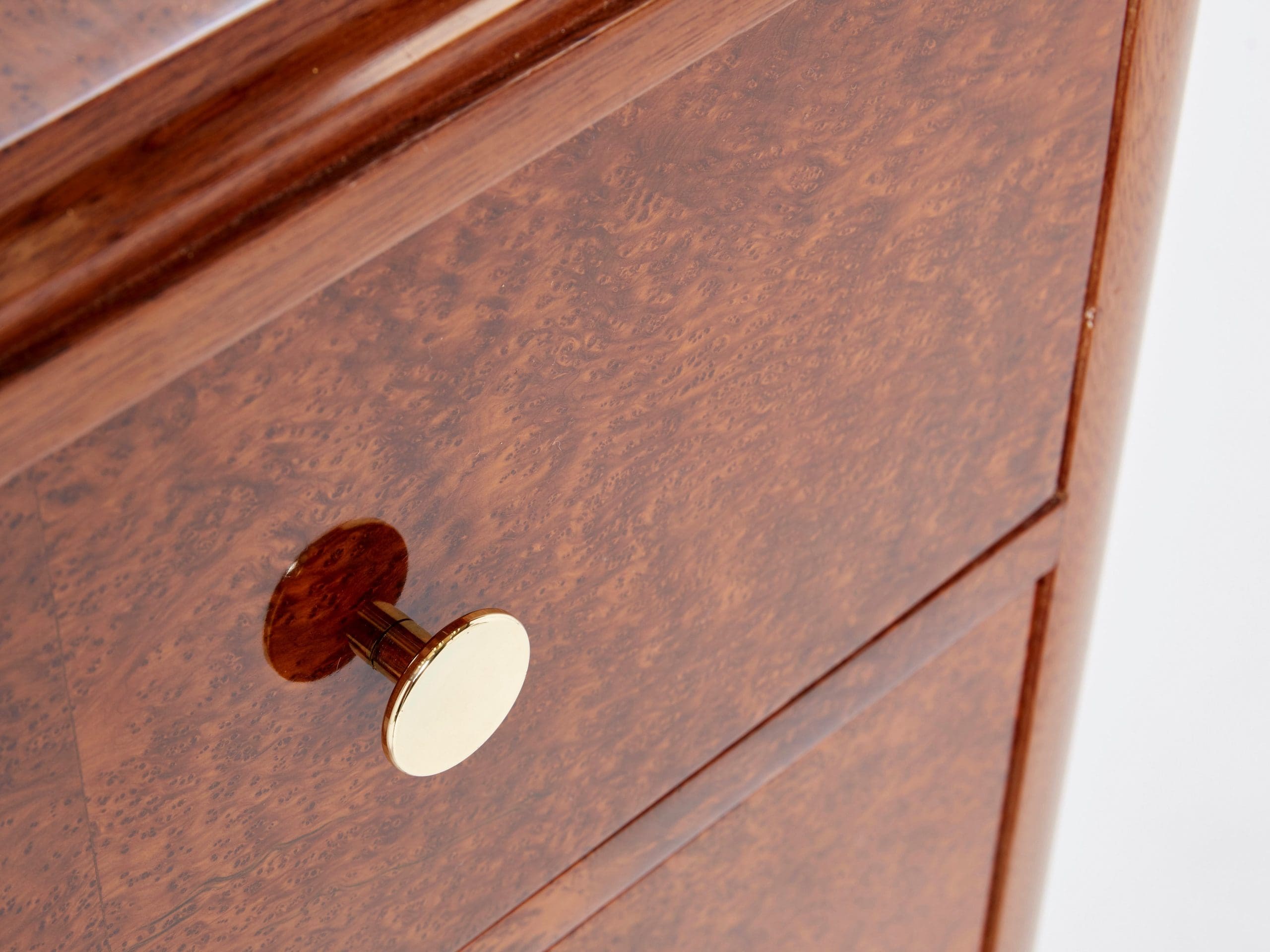 Commode Art Déco en Loupe d&rsquo;Amboyne, Attribuée à Maurice Dufrène, Années 1940