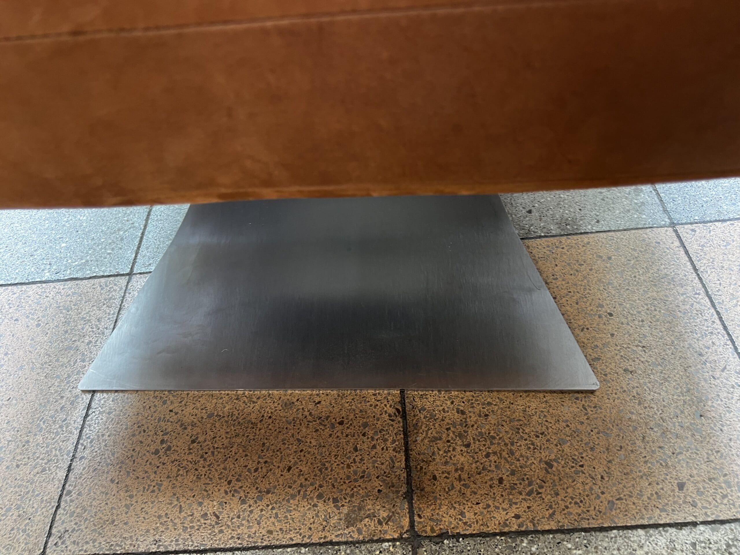 Fauteuil Alta d&rsquo;Oscar Niemeyer : Ensemble Iconique avec Ottoman (1974)