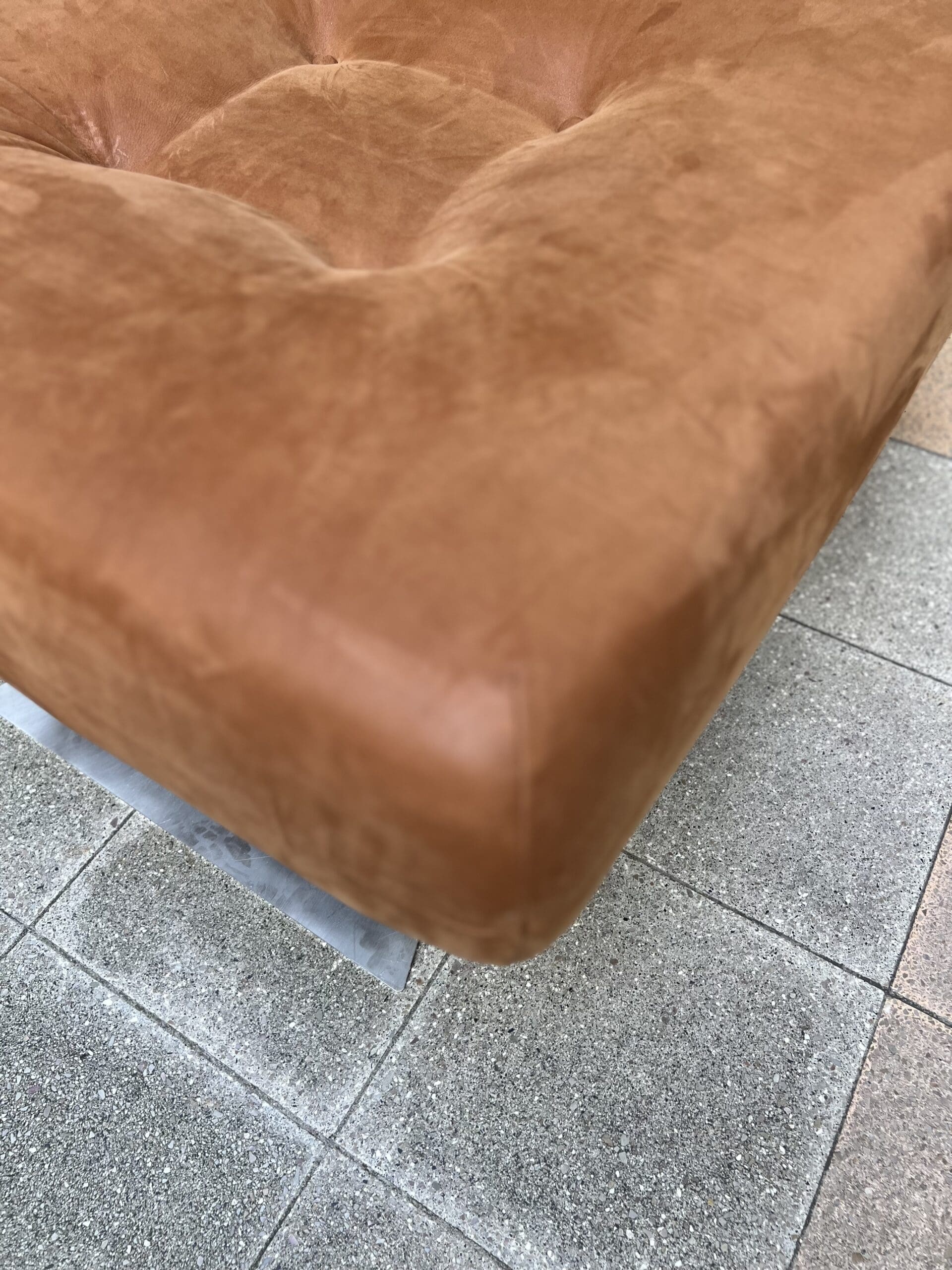 Fauteuil Alta d&rsquo;Oscar Niemeyer : Ensemble Iconique avec Ottoman (1974)