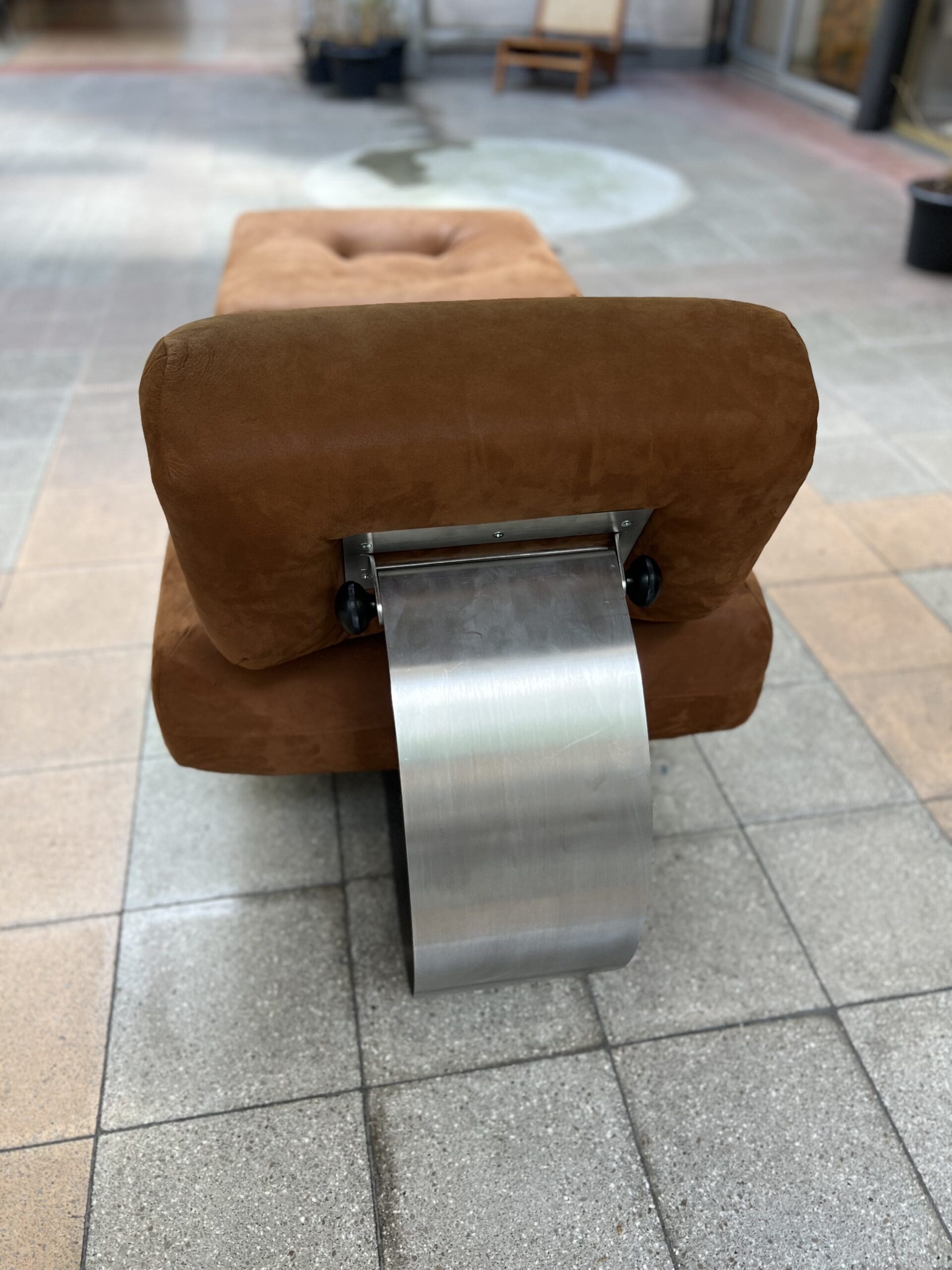 Fauteuil Alta d&rsquo;Oscar Niemeyer : Ensemble Iconique avec Ottoman (1974)