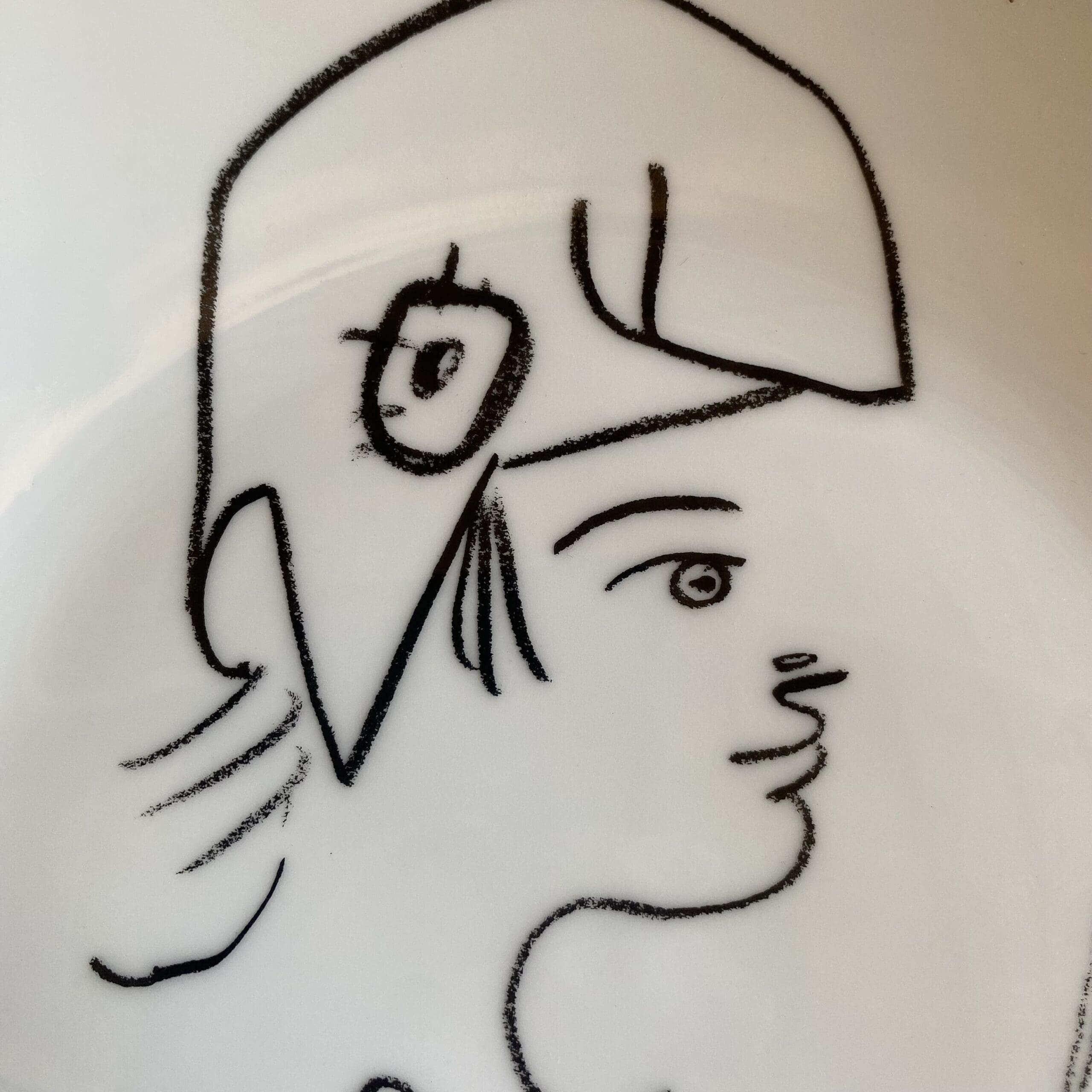 Jean Cocteau, assiette décorative Marianne en porcelaine signée