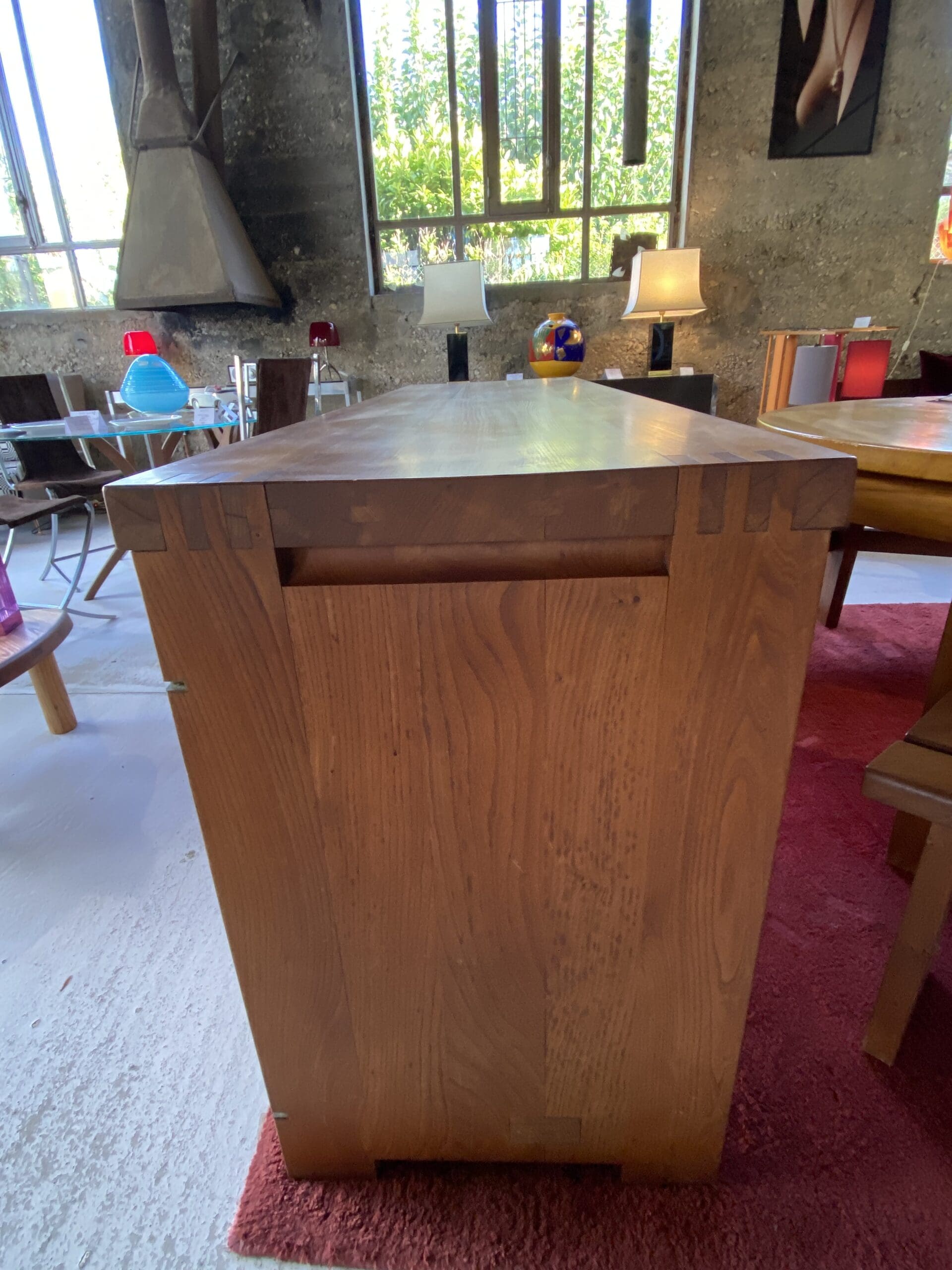 Pierre Chapo — Buffet R08 en orme massif, circa 1964