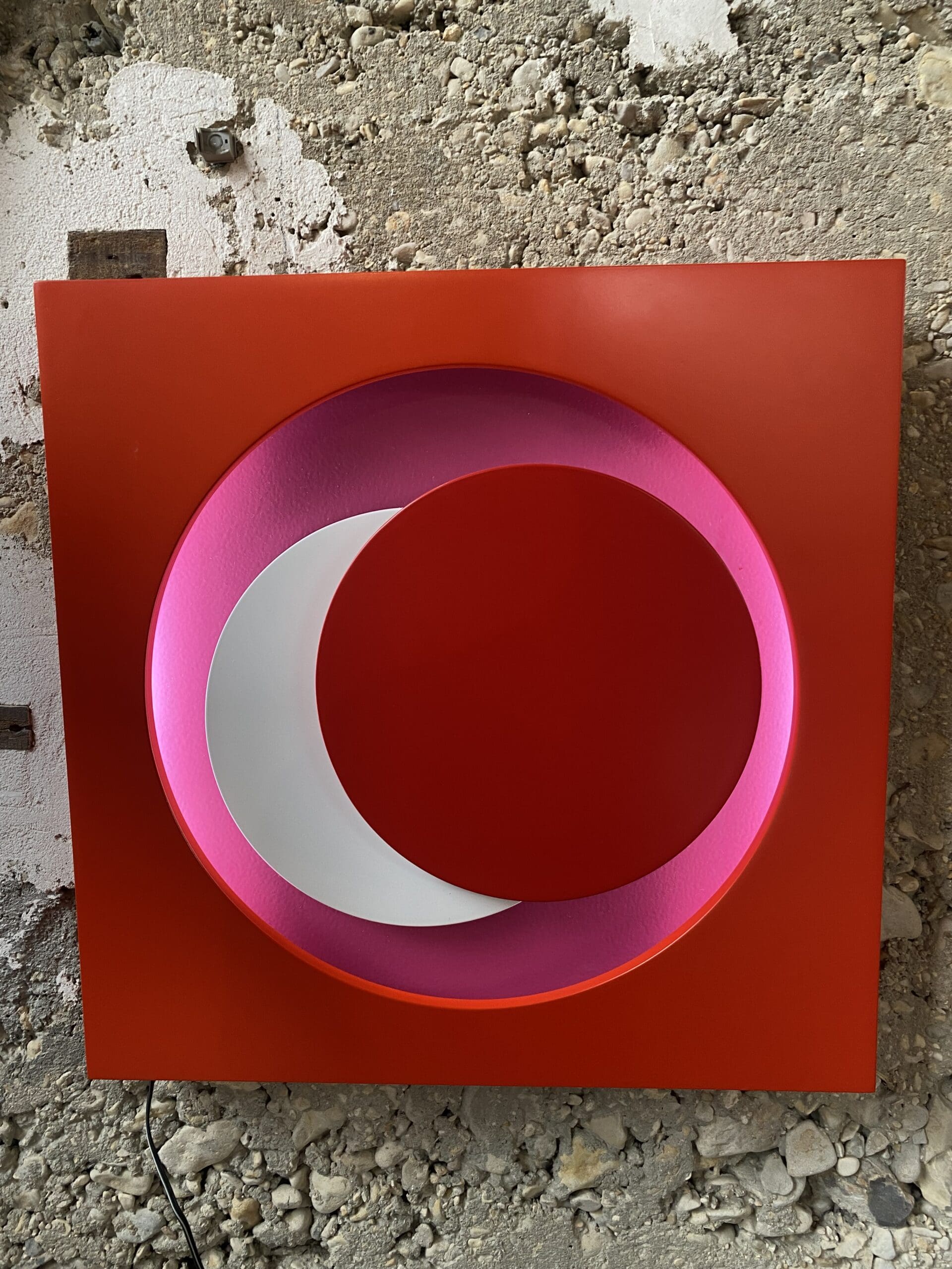 « Relief Circles » de Geneviève Claisse : L&rsquo;apogée de l&rsquo;abstraction géométrique
