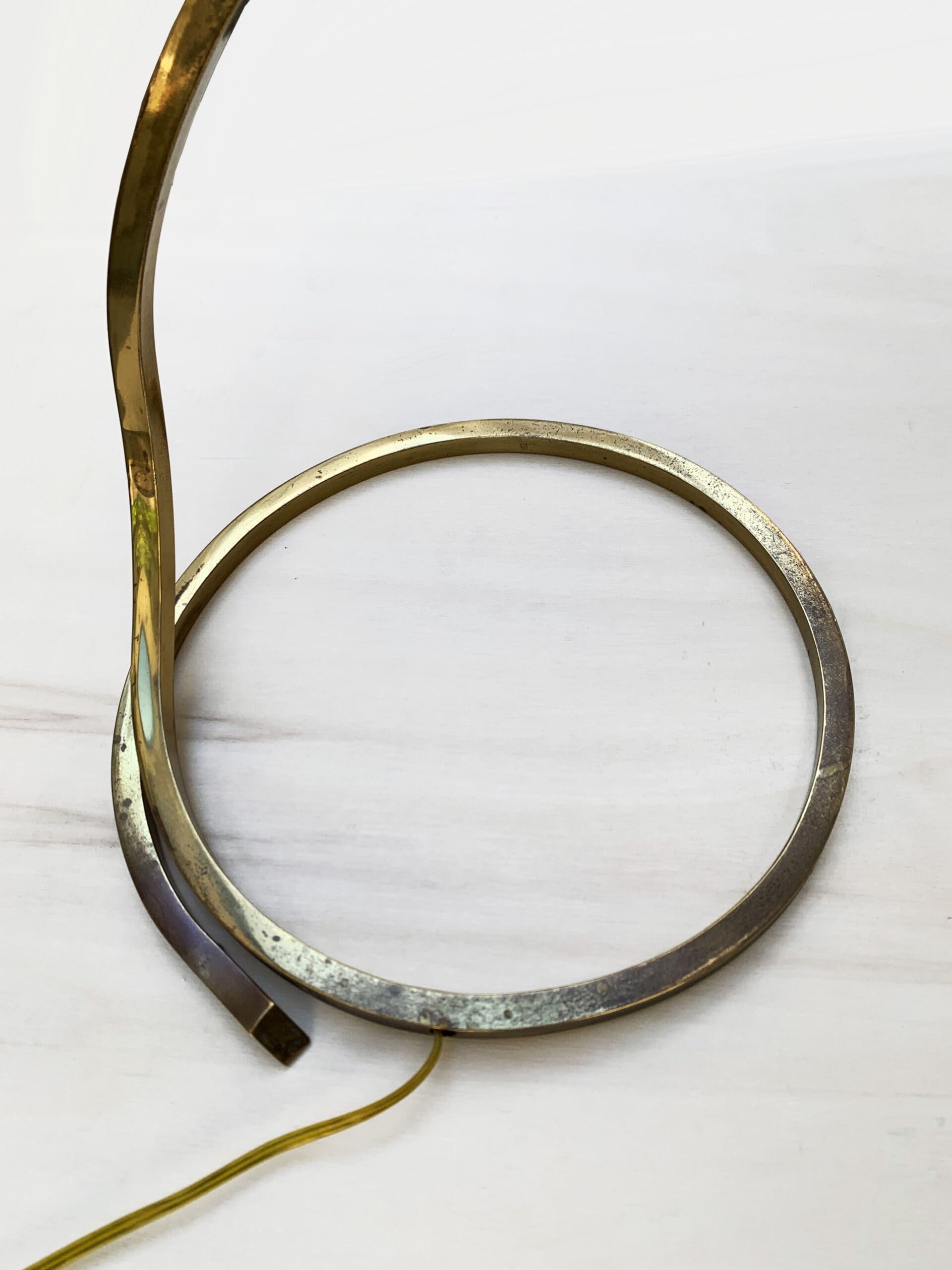 Lampe « Feuille » en Laiton de Tommaso Barbi : Une Icône du Design Italien des Années 70