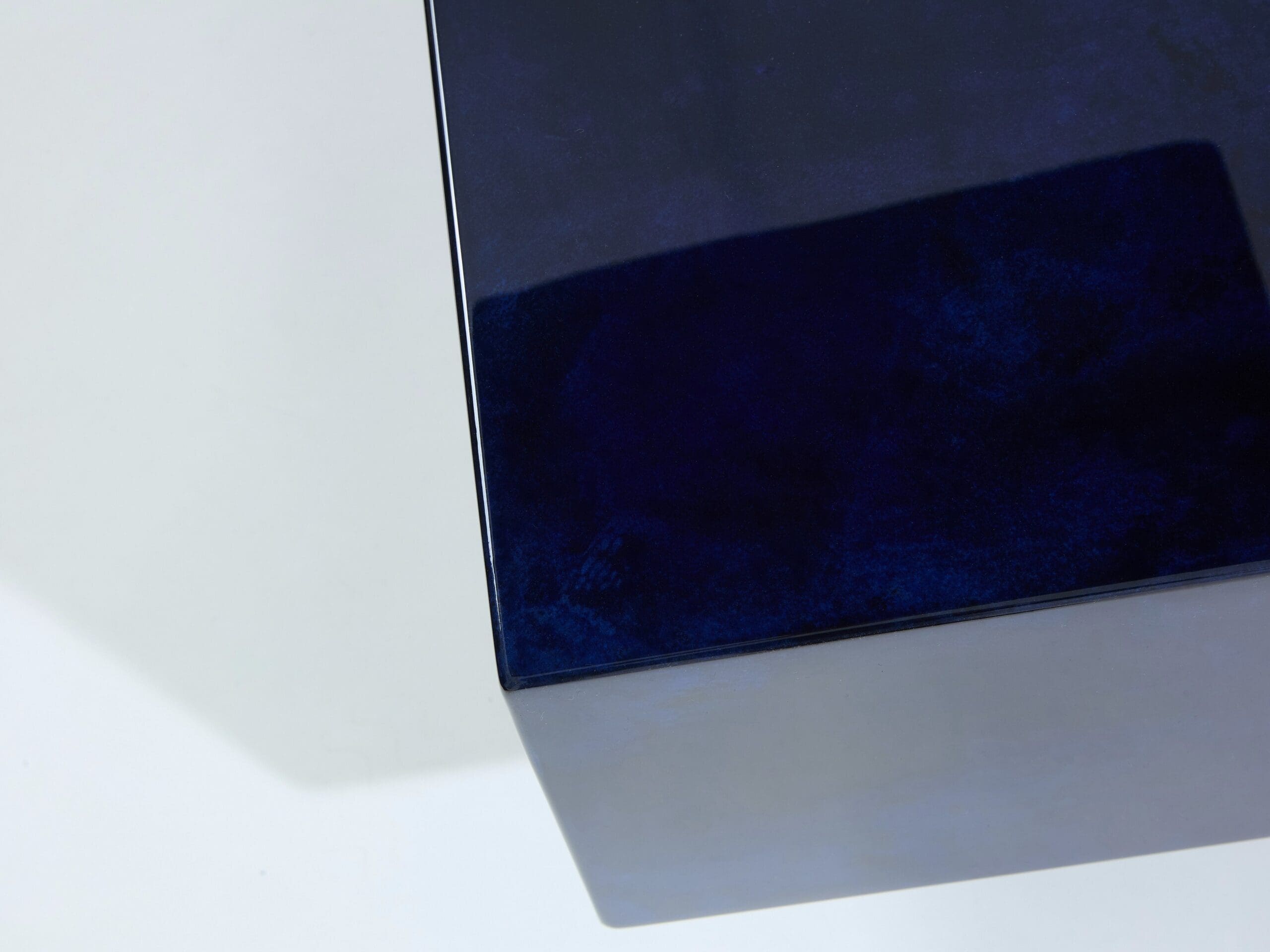 Table Basse en Parchemin de Peau de Chèvre Bleu Nuit, Aldo Tura, Années 1960