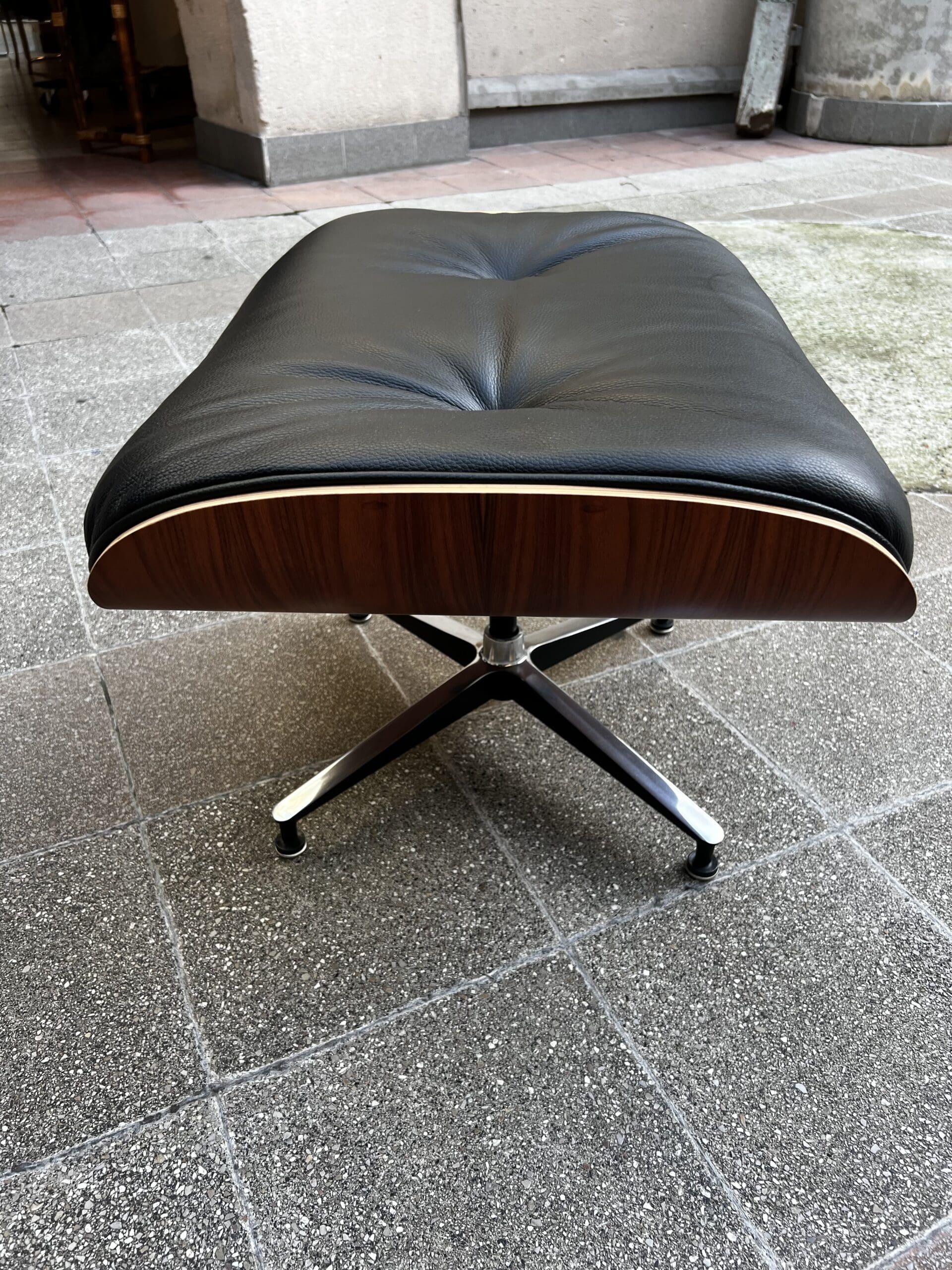 Eames Lounge Chair & Ottoman – Édition Herman Miller (USA, 2010)
