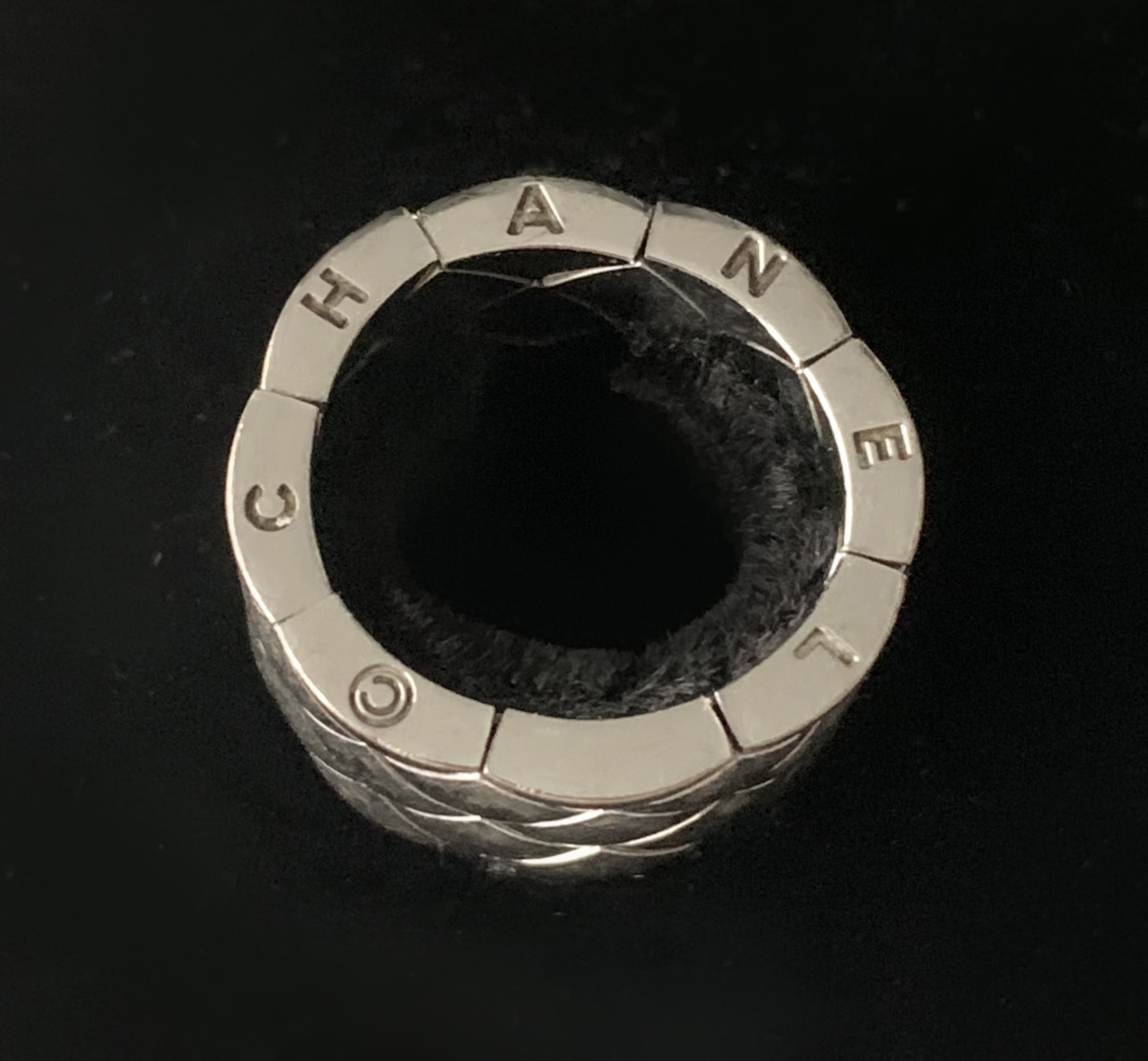 Bague Chanel Coco Crush d’occasion en or blanc