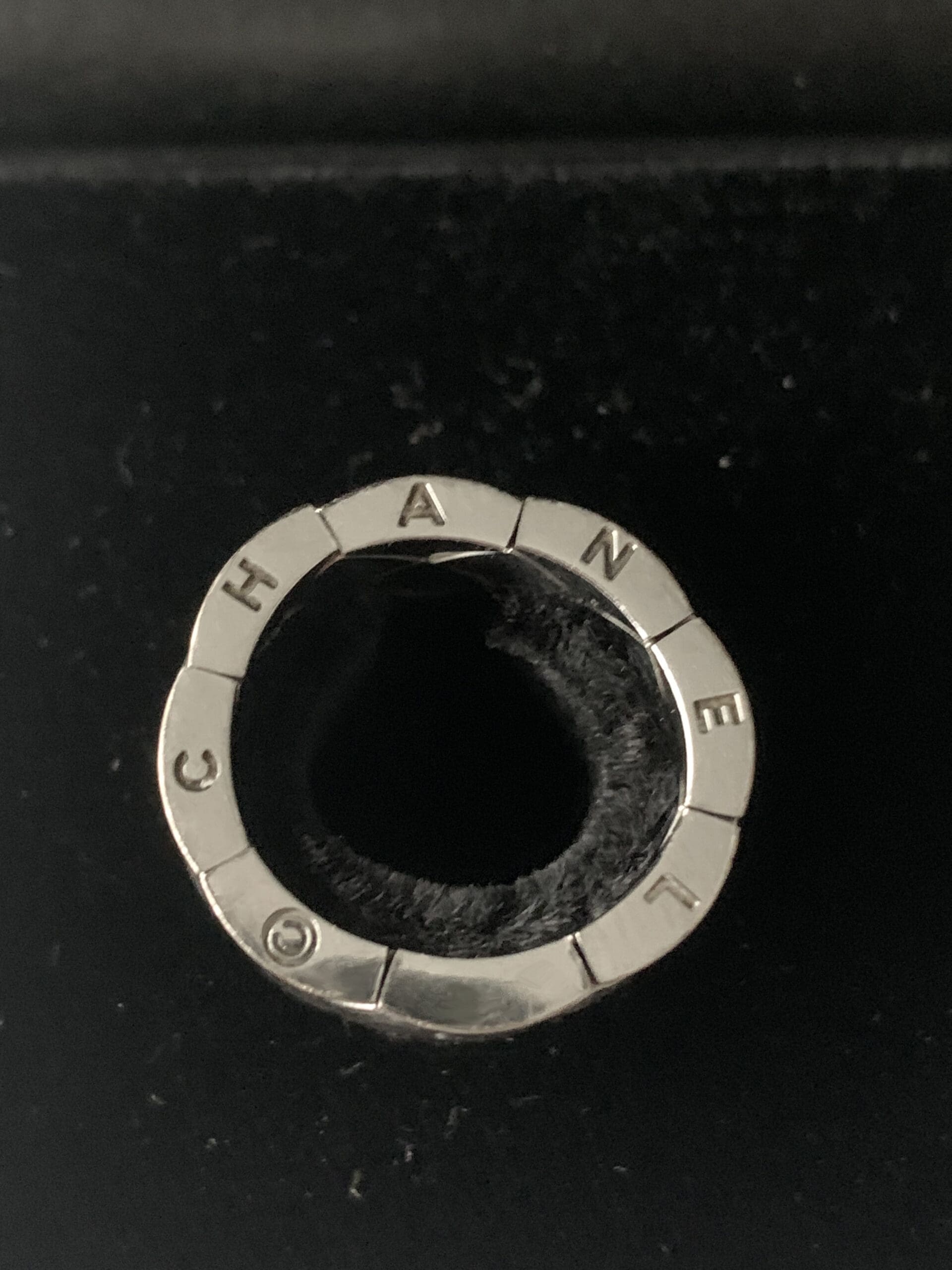 Bague Chanel Coco Crush d’occasion en or blanc