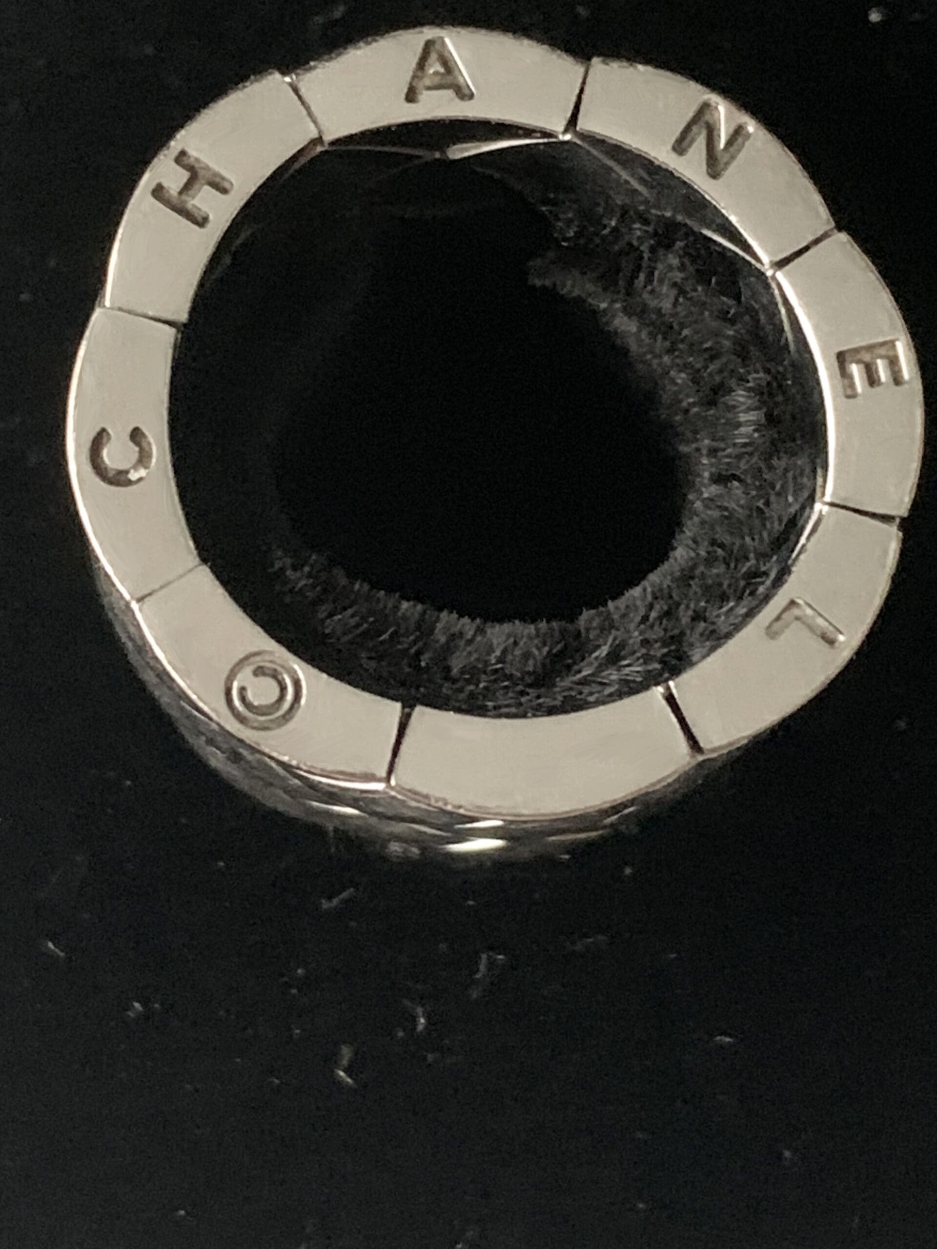 Bague Chanel Coco Crush d’occasion en or blanc