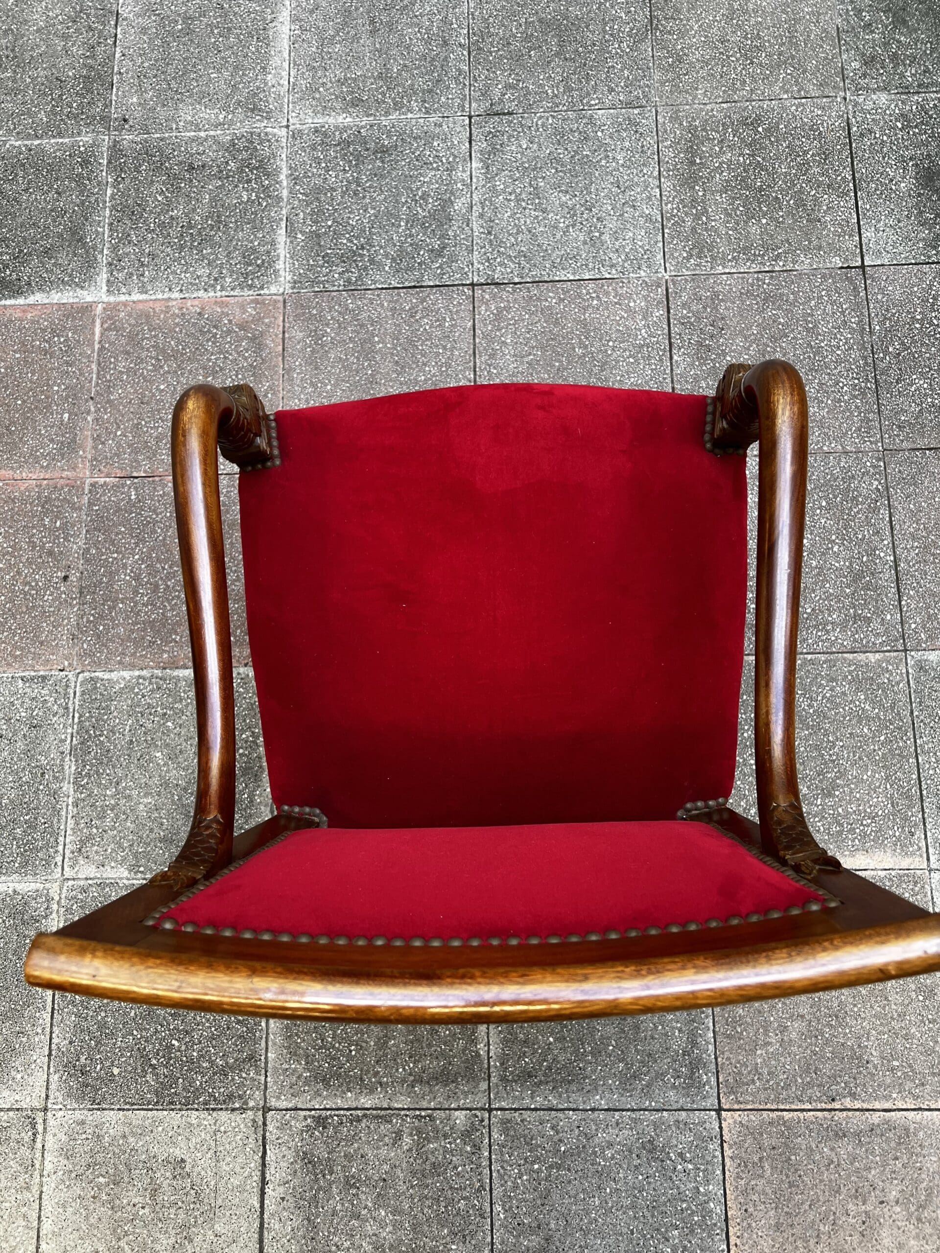 Empire Mahogny Fåtölj med röd sammet