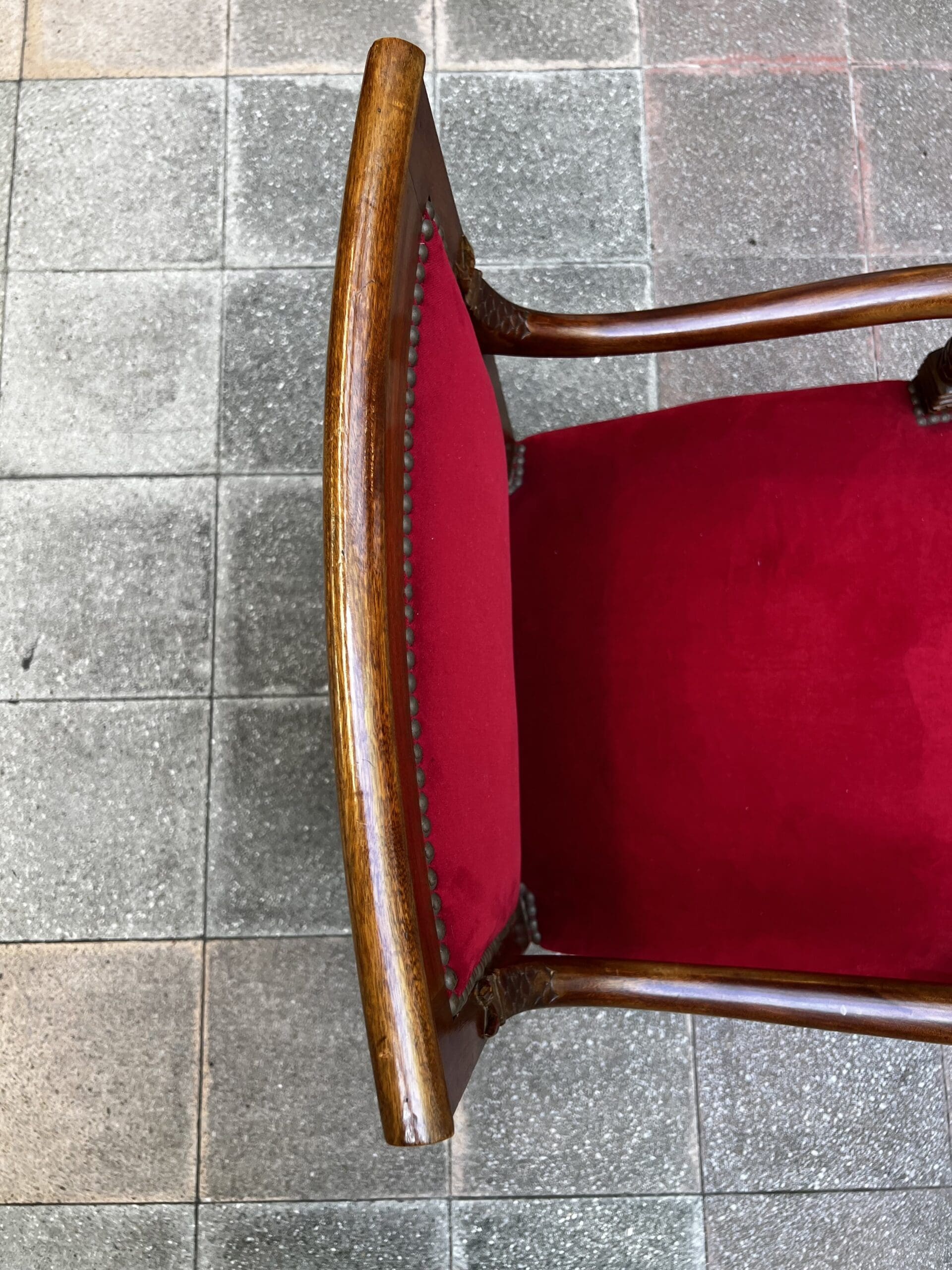 Empire Mahogny Fåtölj med röd sammet