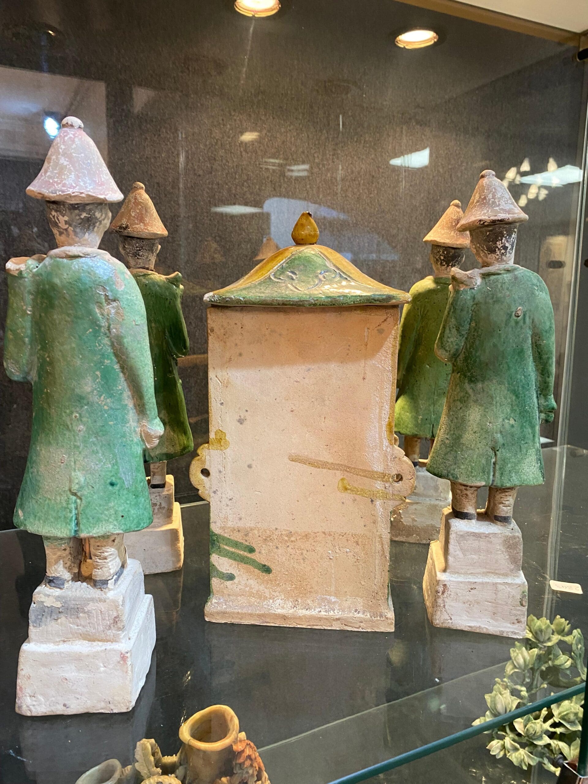 Palanquin et ses porteurs – Terre cuite émaillée, dynastie Ming (1368-1644)