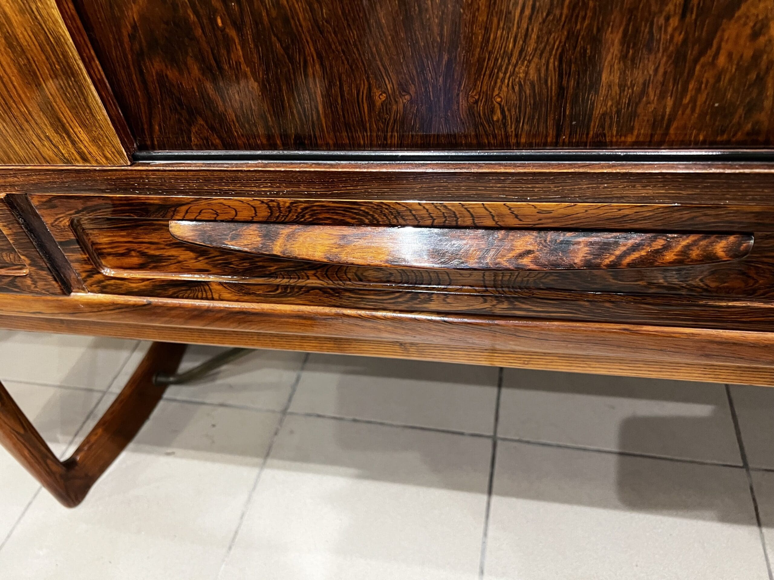 Enfilade en palissandre, design danois par Børge Mogensen (1950)