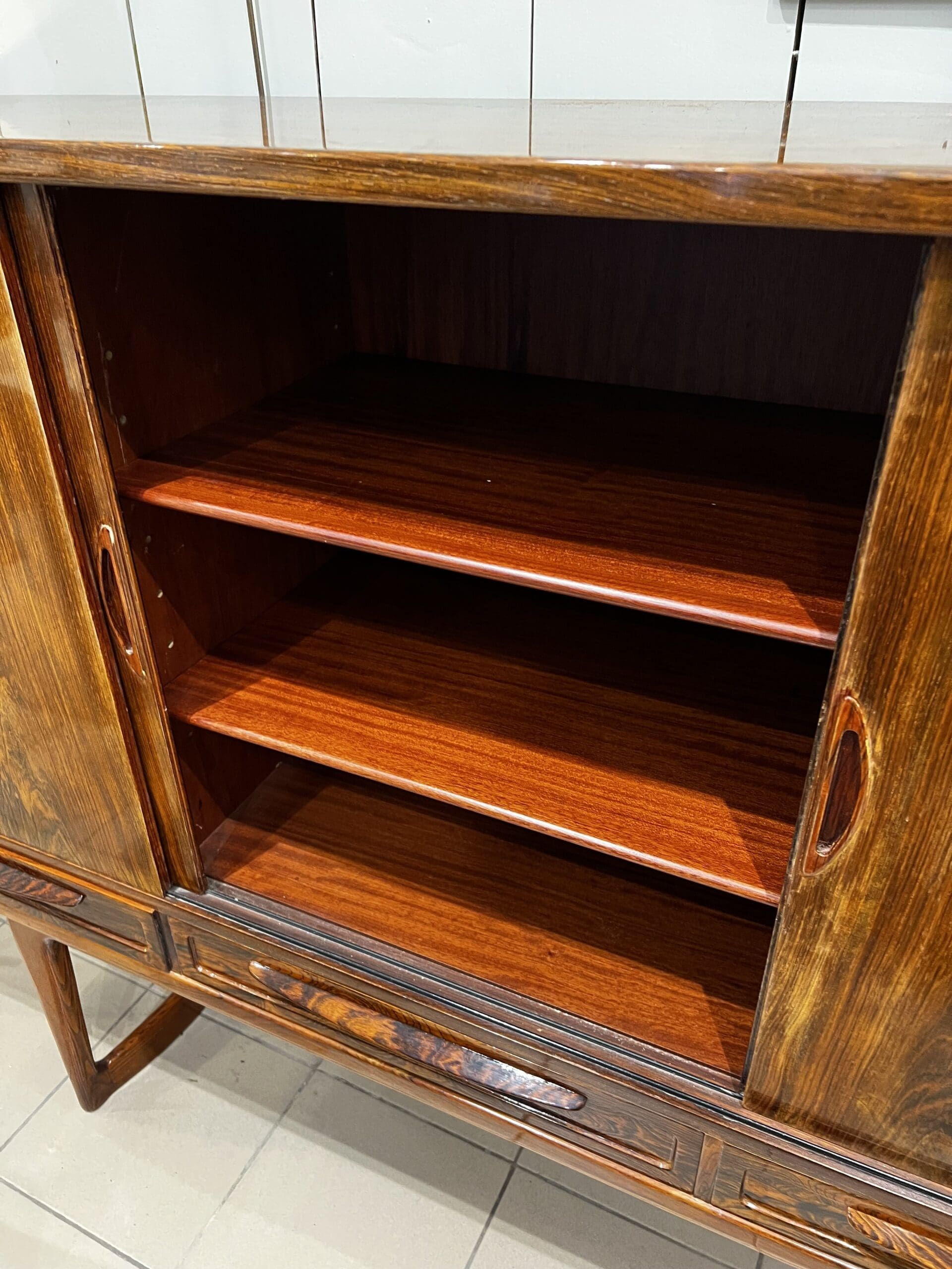 Enfilade en palissandre, design danois par Børge Mogensen (1950)