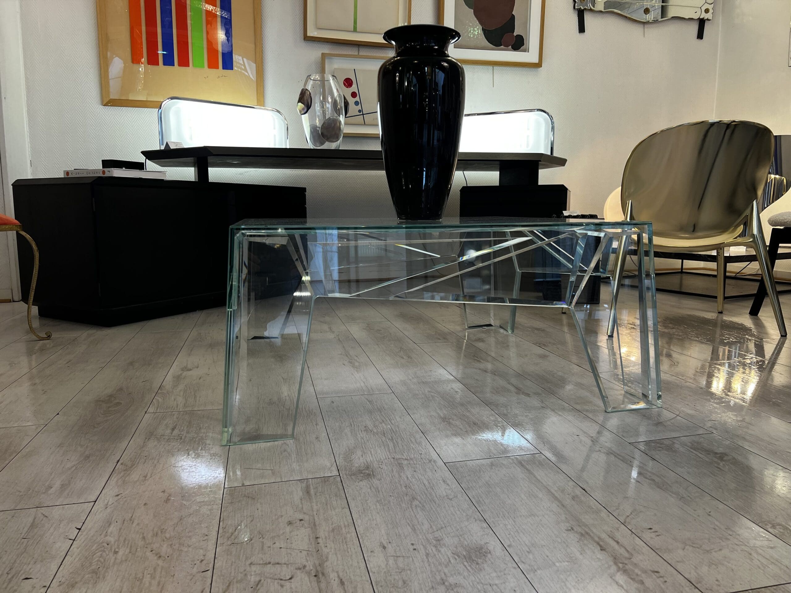 Table Basse « Hypertable » par Mario Bellini