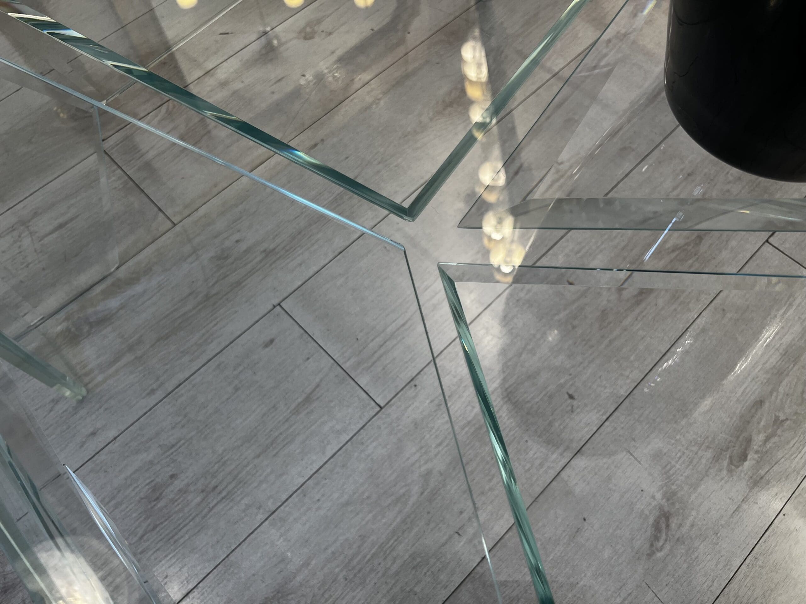 Table Basse « Hypertable » par Mario Bellini