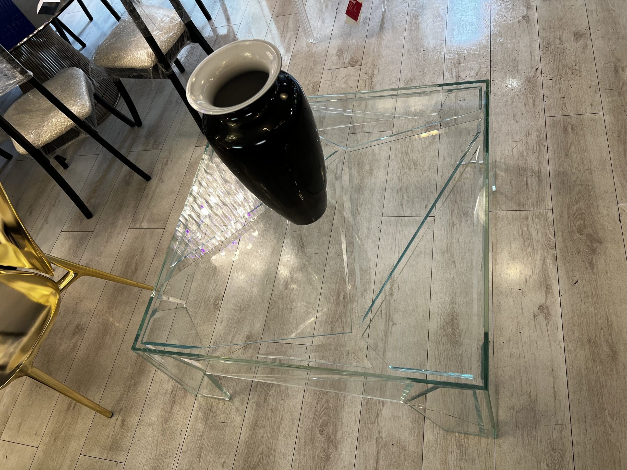 Table Basse « Hypertable » par Mario Bellini