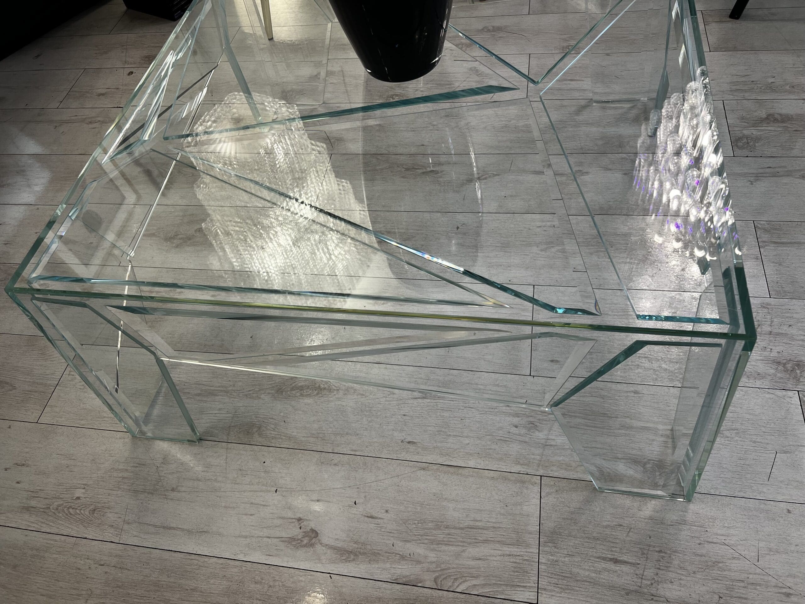 Table Basse « Hypertable » par Mario Bellini