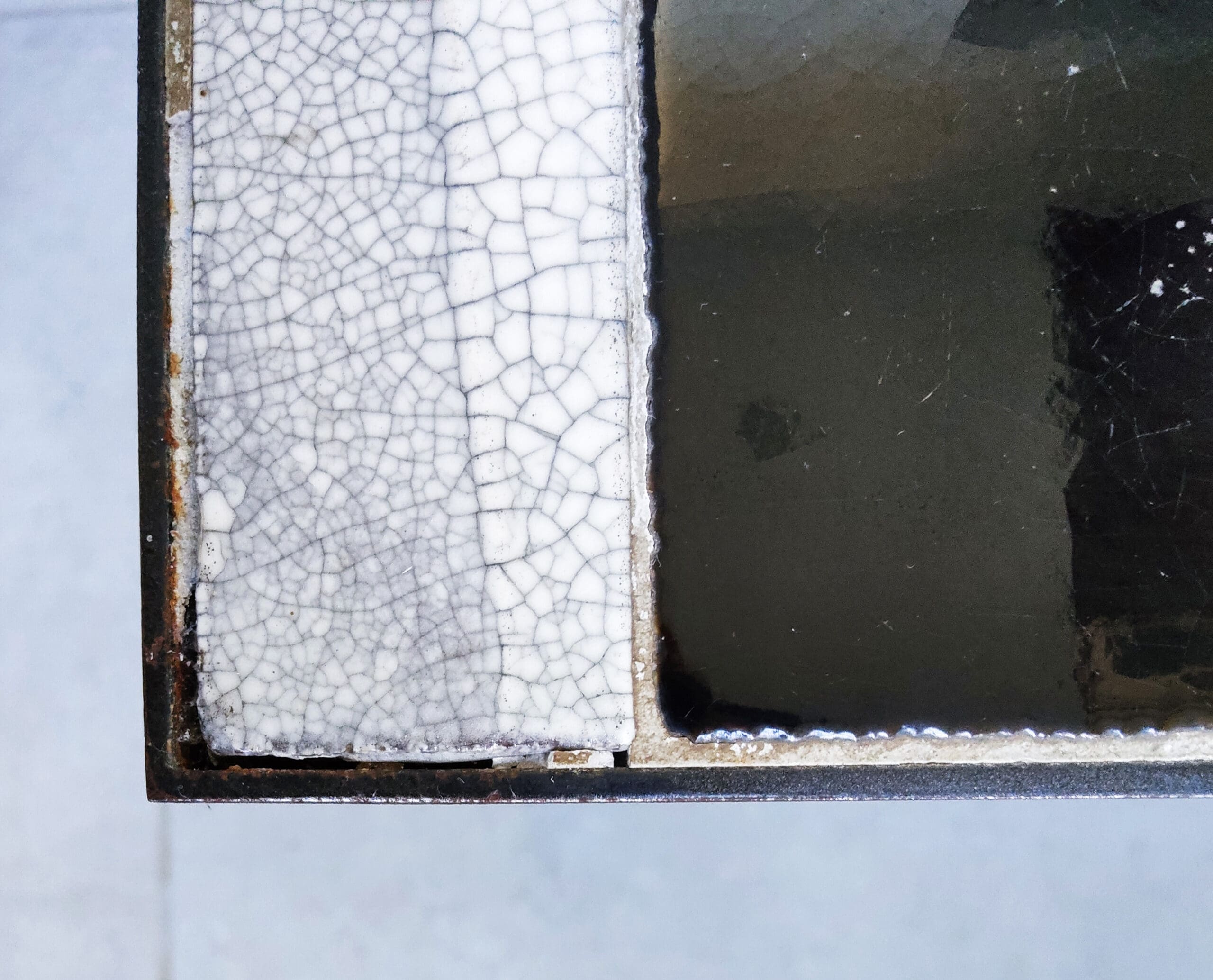 Table soleil Capron – Table basse en céramique et métal (1975)