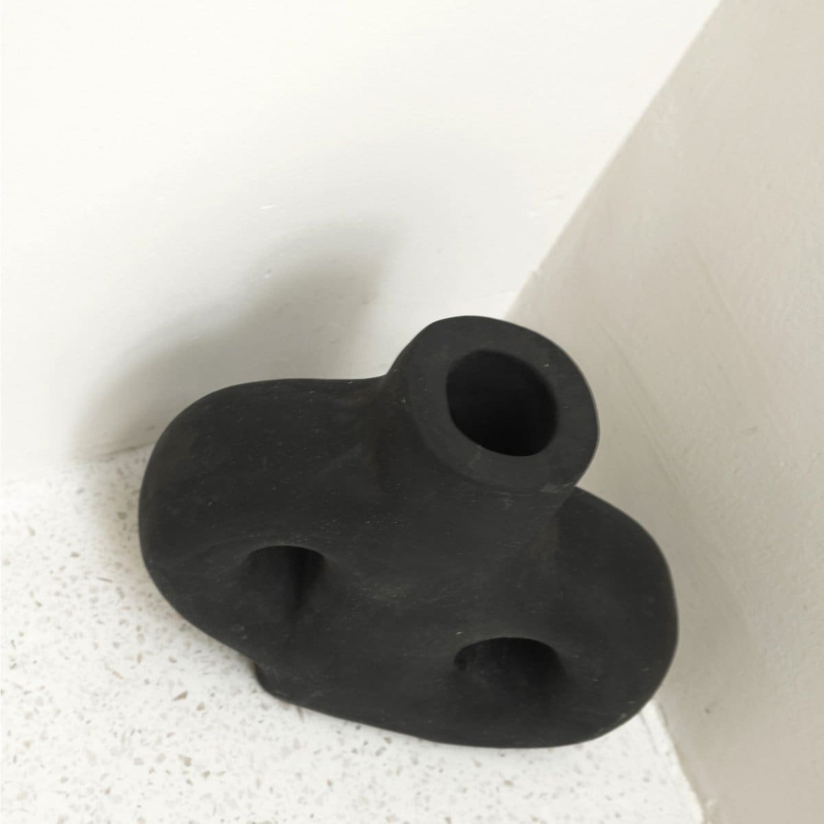 Vase fleurs séchées – Design organique en argile artisanale de Java (création neuve)