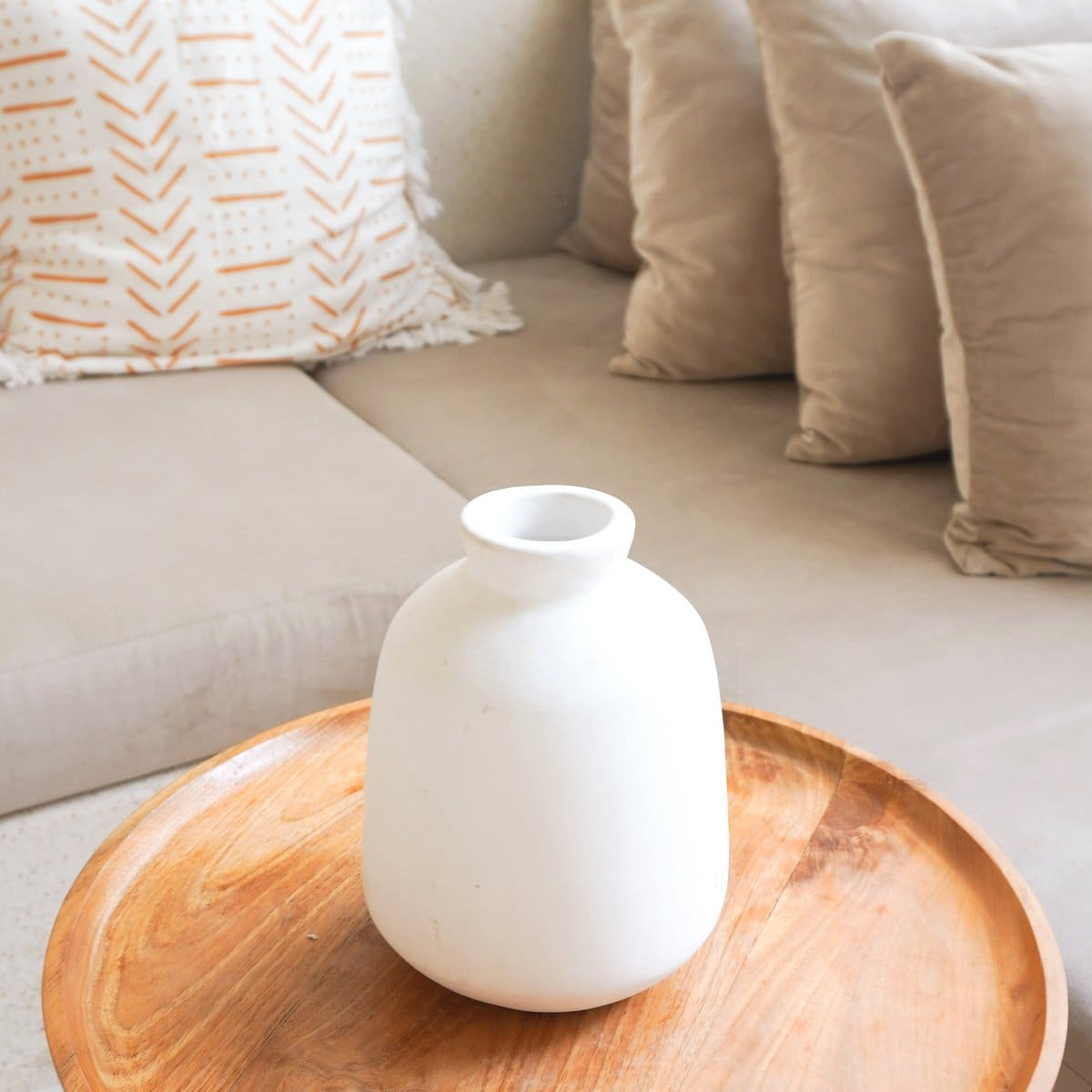 Vase rond en argile naturelle – Design bohème Bawa fait main