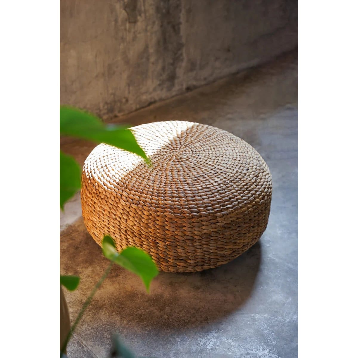 Pouf Naturel Contemporain – Tressage en jacinthe d’eau (création neuve) taille M