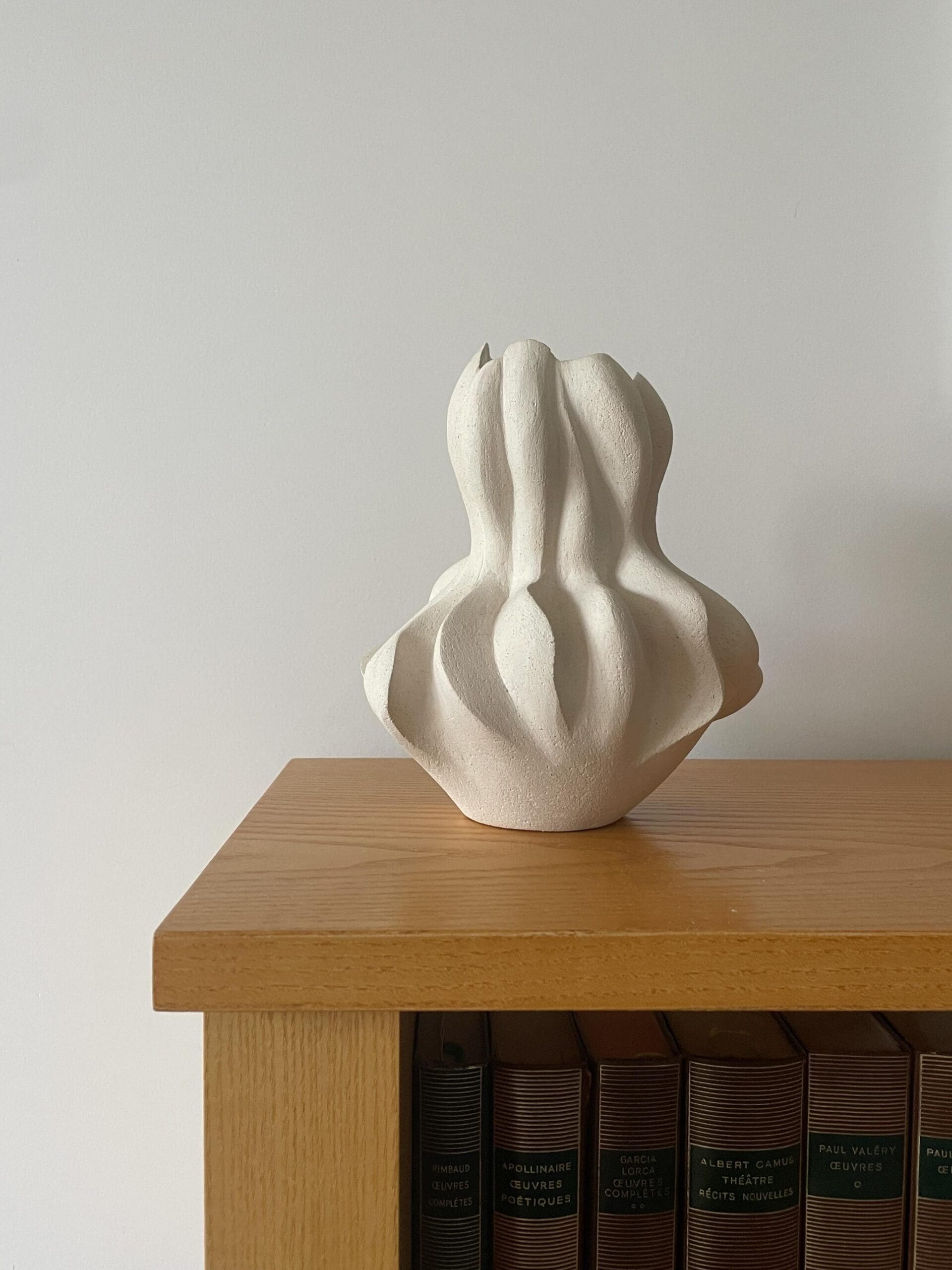 Vase-sculpture en grès chamotté – Annick Bailly