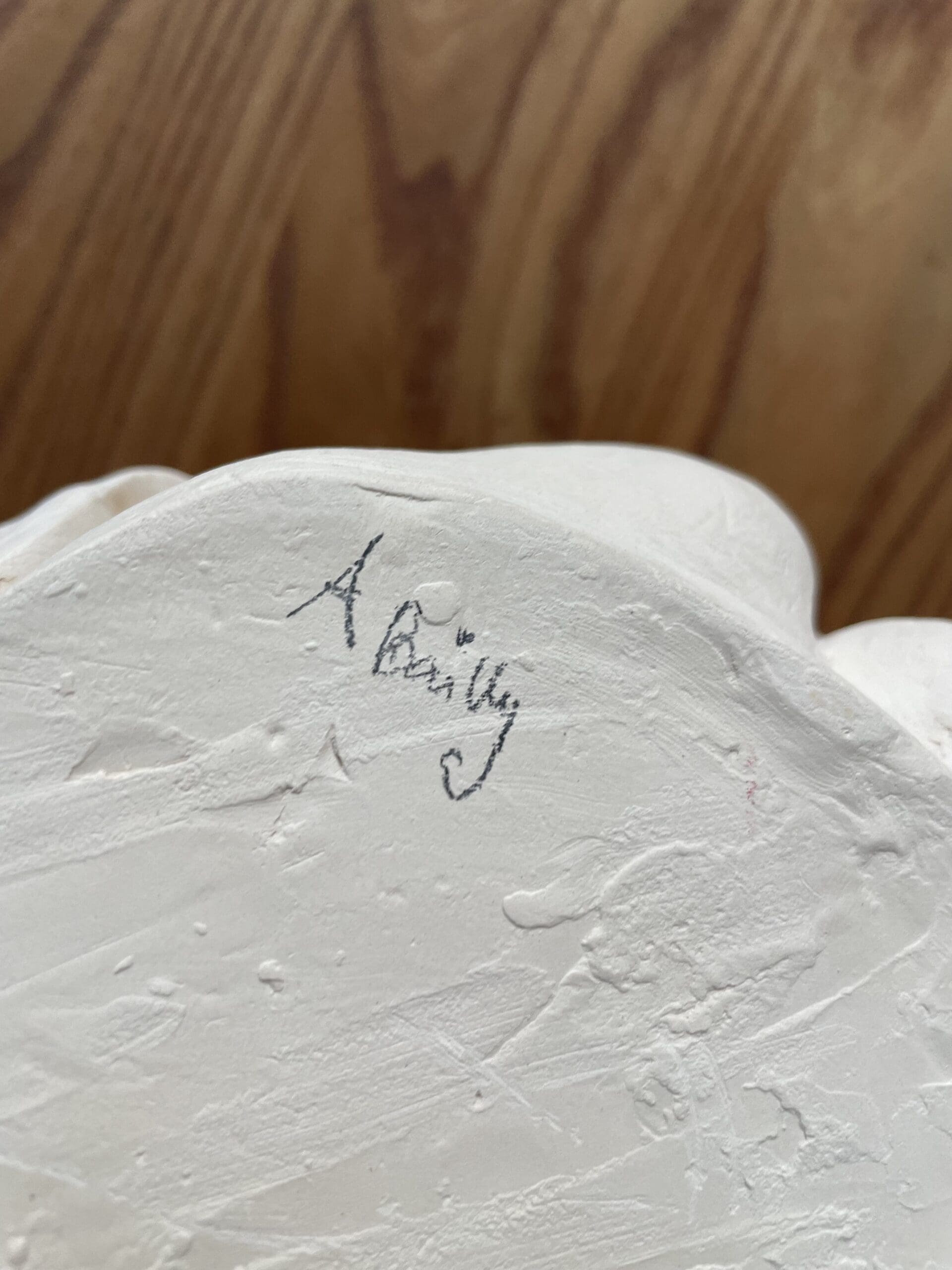 Vide-poche sculptural en grès chamotté – Annick Bailly